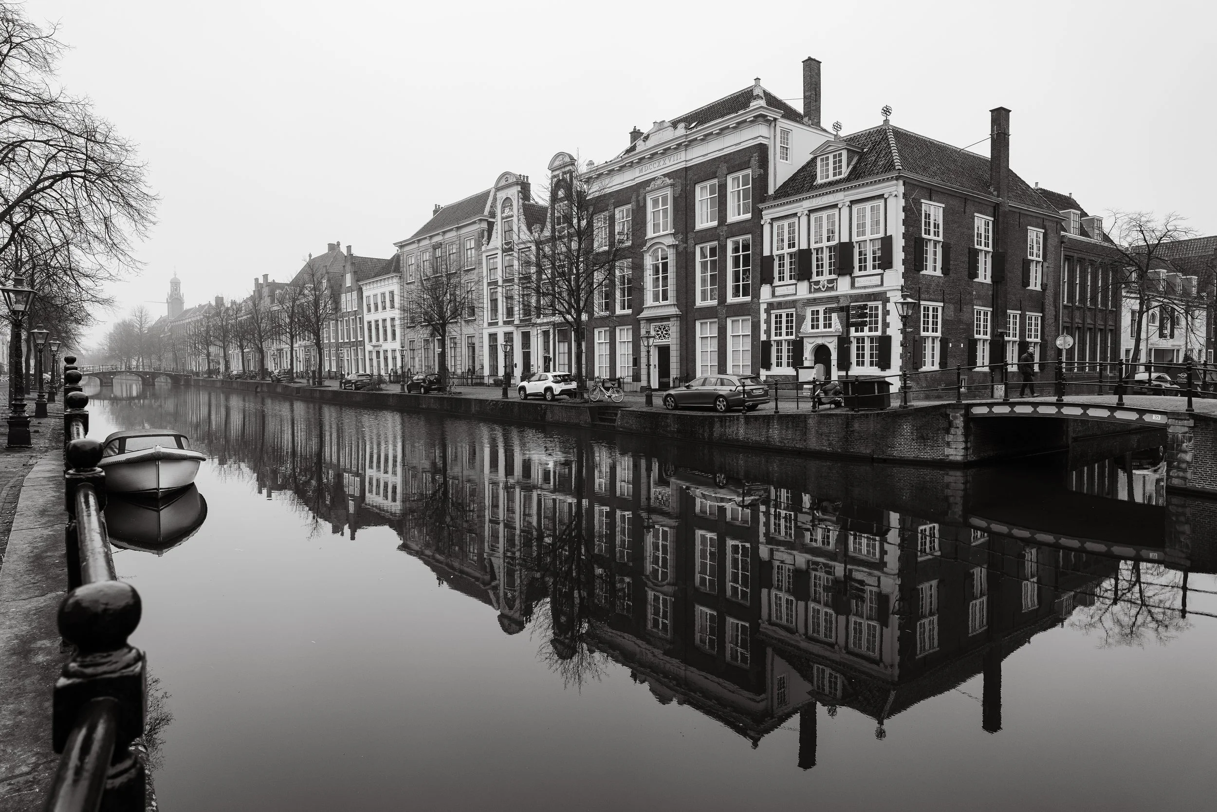 ARCH The Rapenburg at Leiden 16-9.JPG