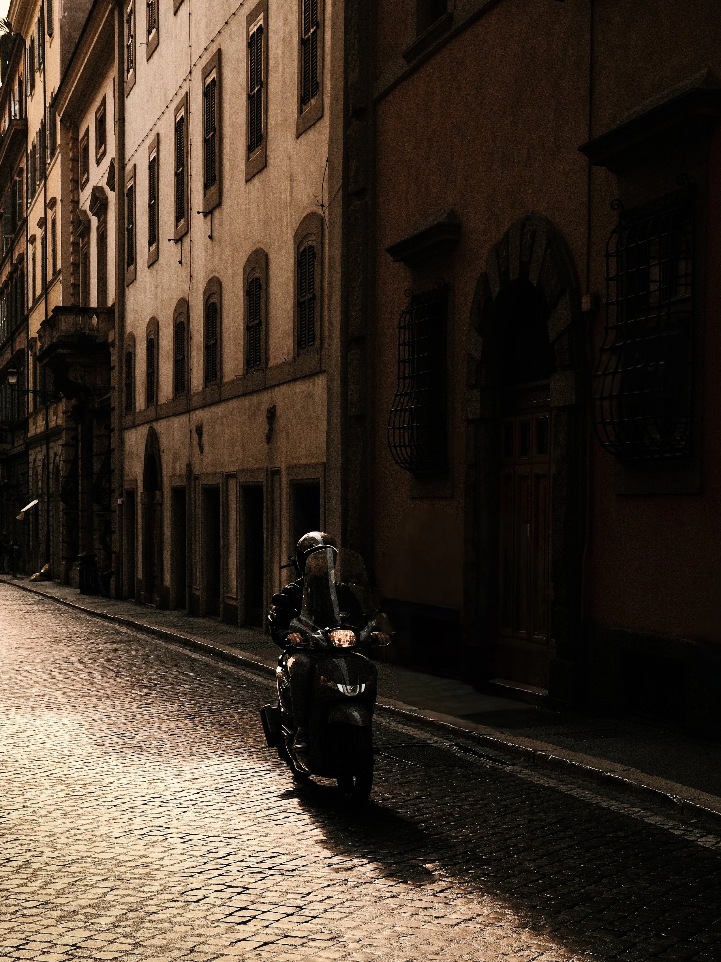 SL_The Man in the Center.JPG