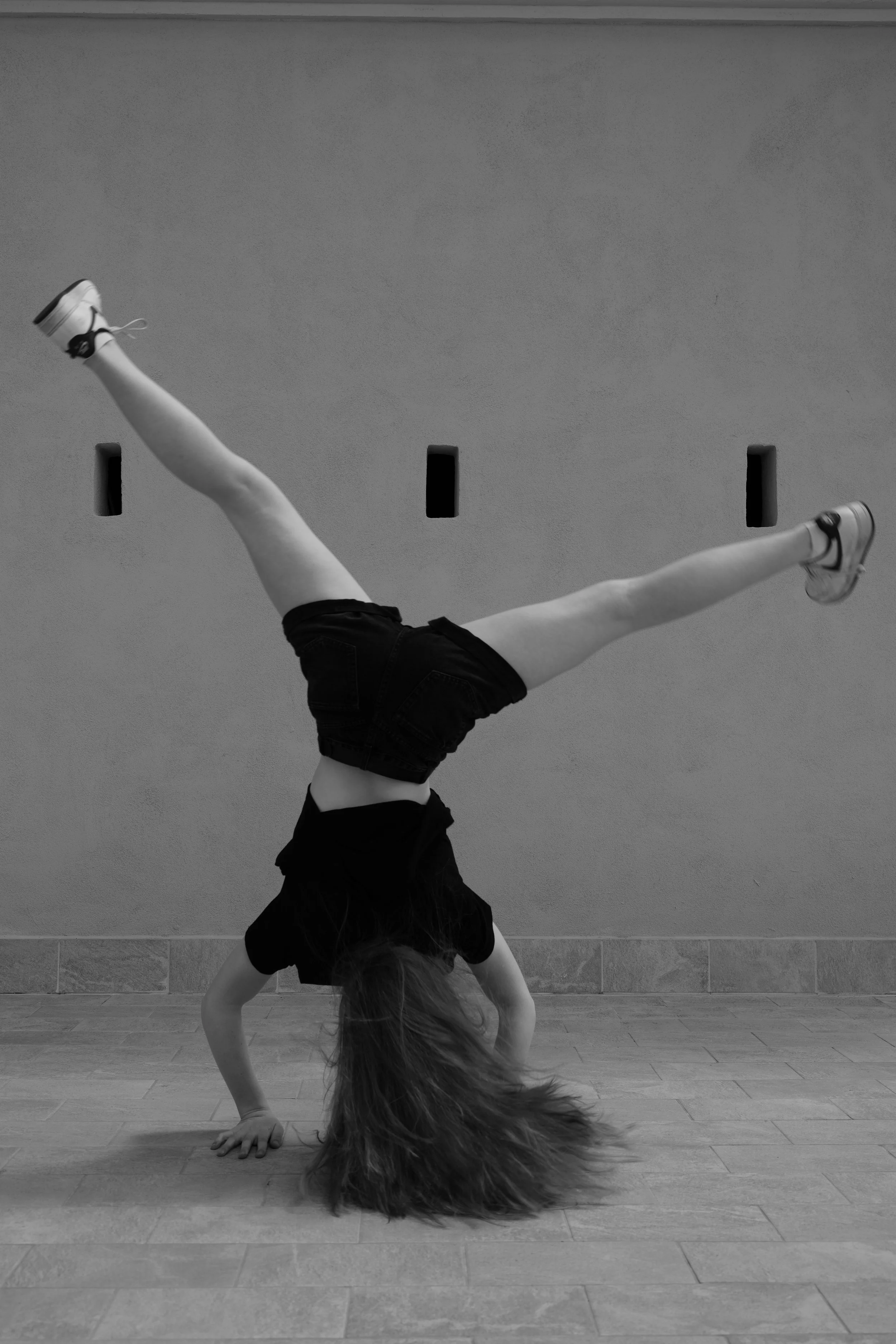 
The Flying Daughter Split Second BNW
