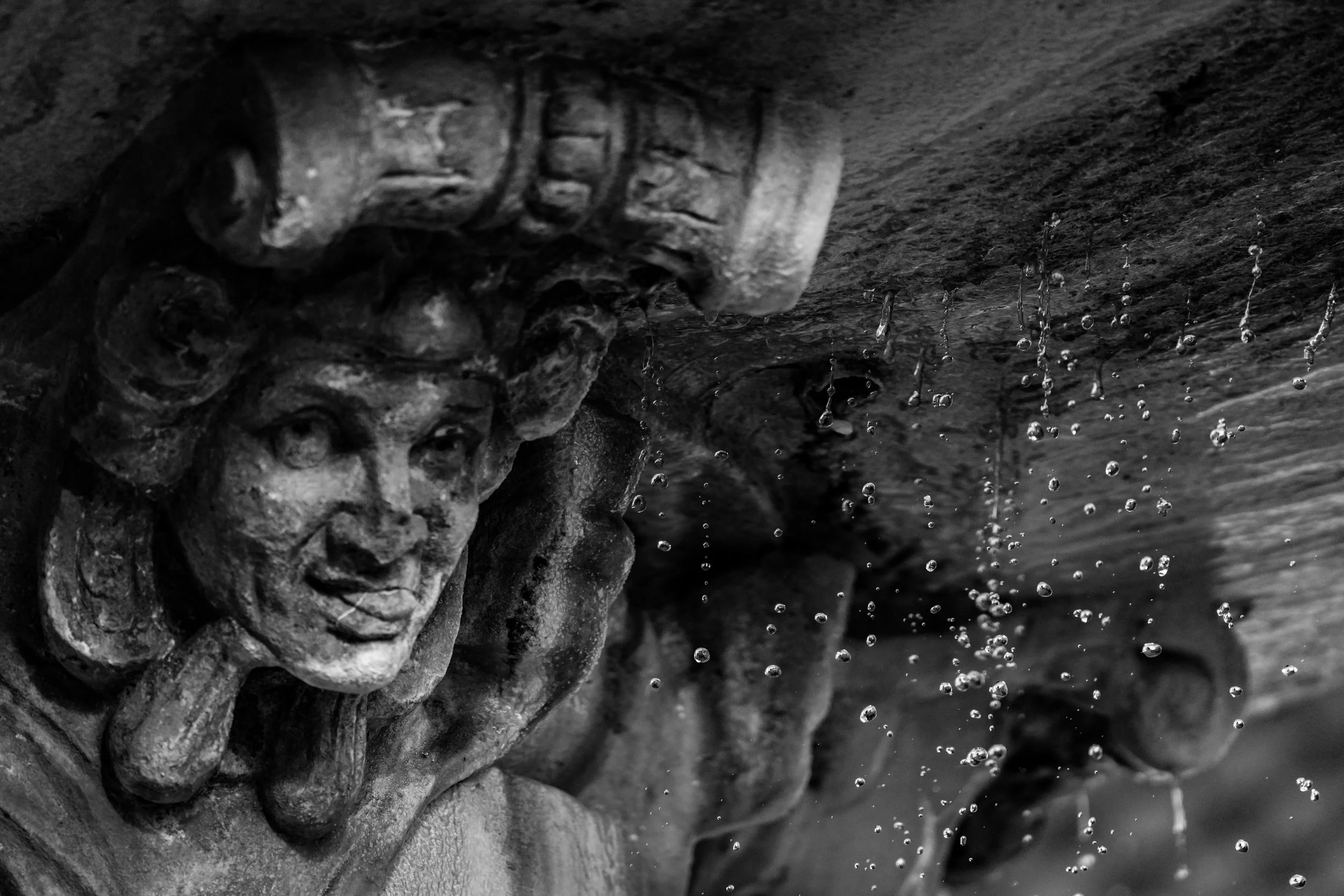 DS_Coppedè Fountain Rome Waterdrops BNW.JPG