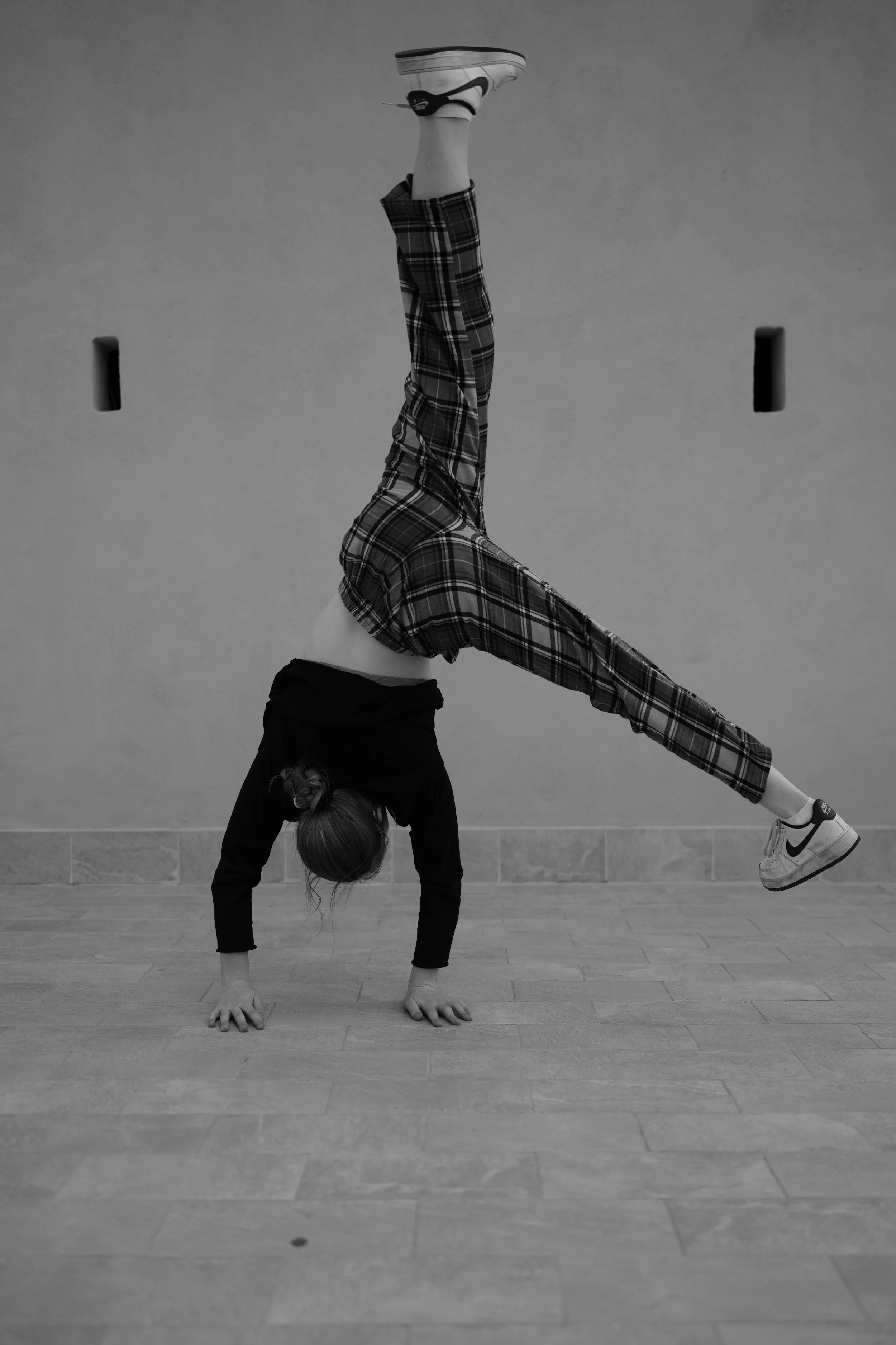 The Flying Daughter Hand Stand BNW
