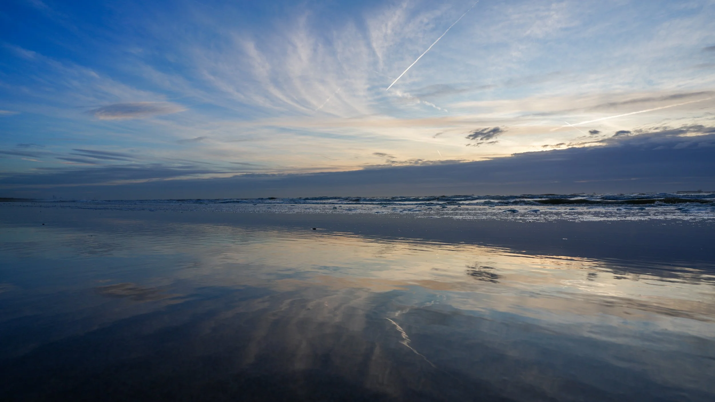 Sunset North Sea Coast Seaside Netherlands Blue Gold Calm 16x9
