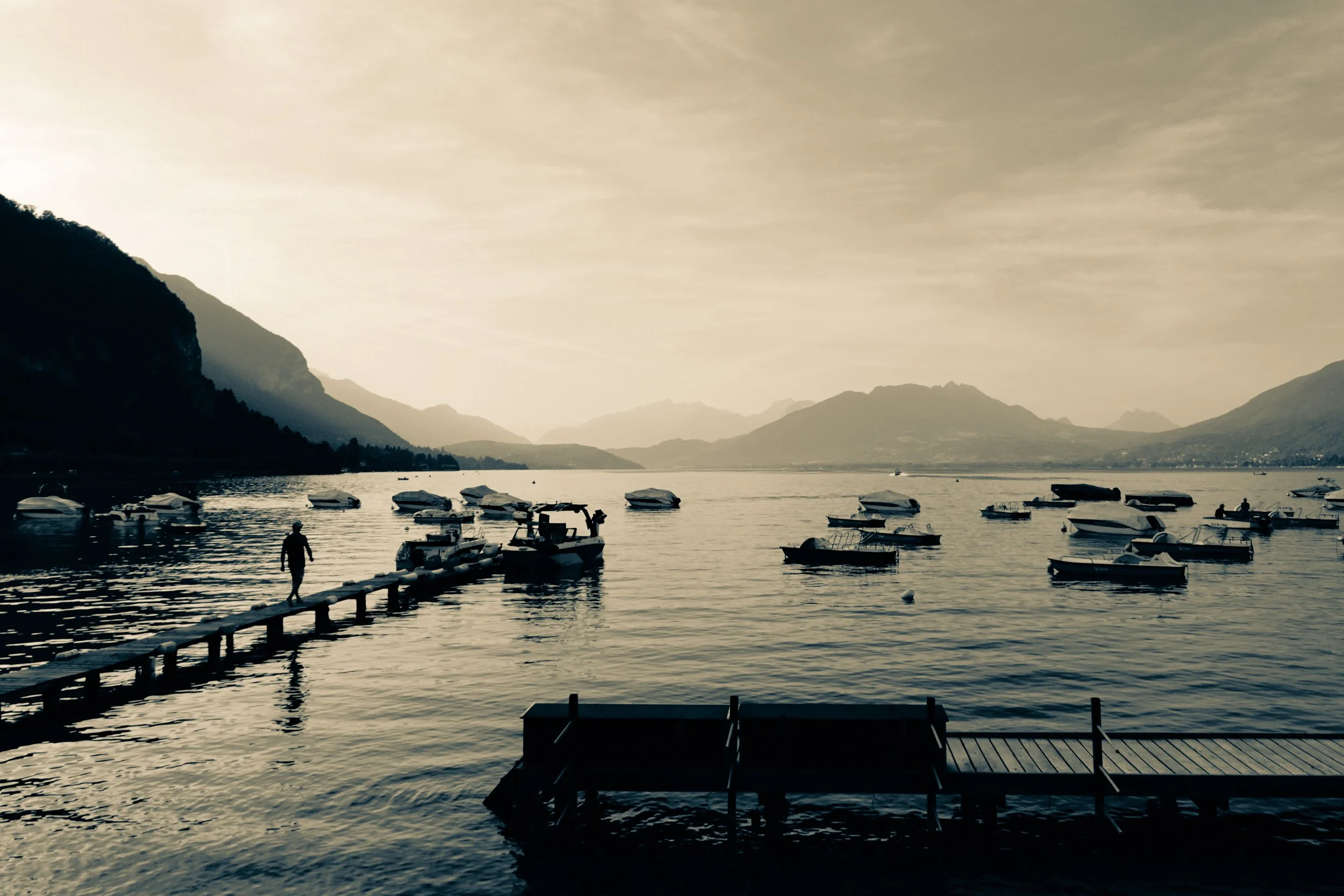 Silhouette Photography Lac d_Annecy France BNW
