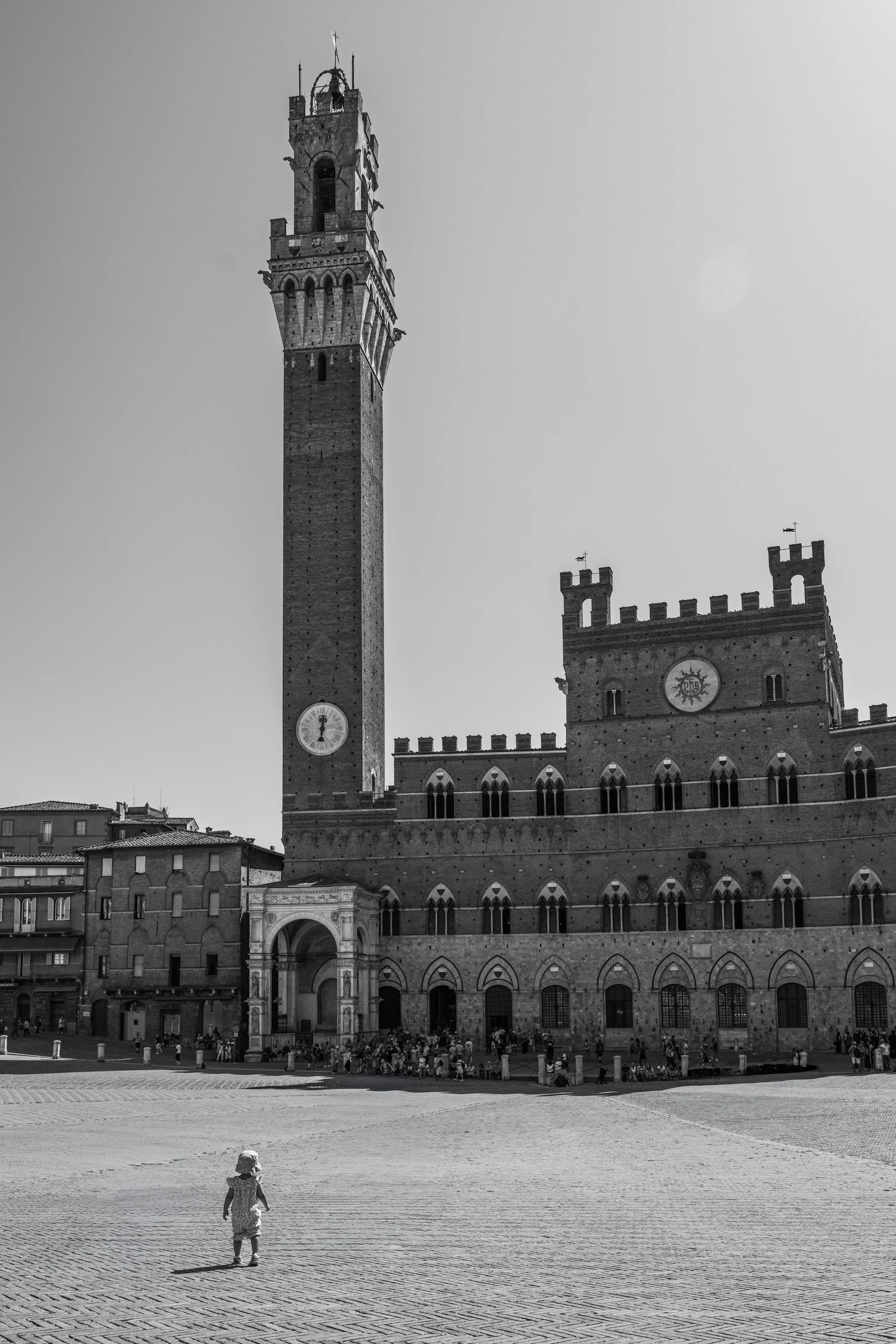Si Art Architecture Child on Piazza del Campo Siena BNW.JPG