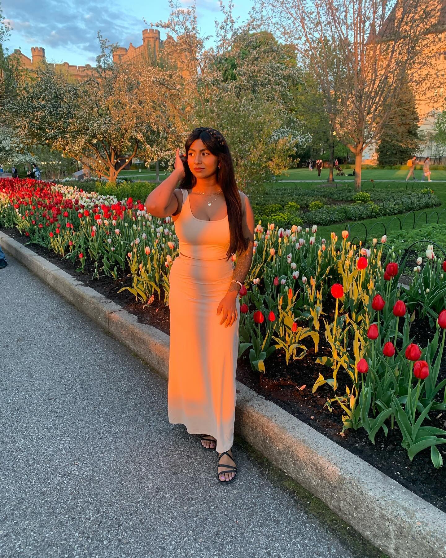 &ldquo;Just move to the right and center me&hellip; Just move to the RIGHT. Where I&rsquo;m pointing.&rdquo; 🫠 I can confirm that husband does not double as a photographer.

#ottawa #ottawawomen #ottawalife #tulipfestival #613 #ottawasmallbusiness