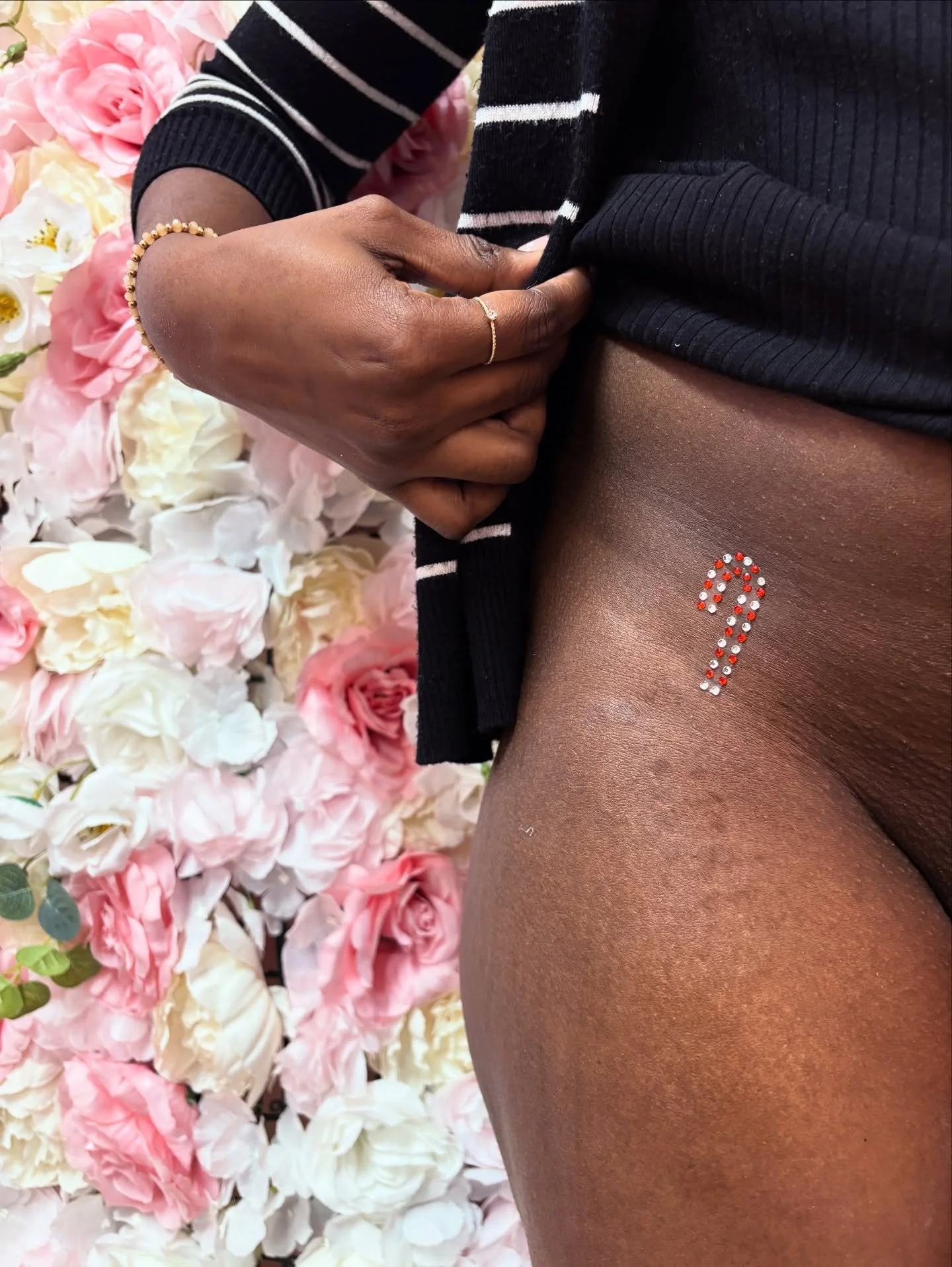 Holiday mode unlocked with a vajazzle? YES PLEASE. ✨😉

#bushbalmpro #vajazzle #brazilianwax #waxingspecialist #ottawa