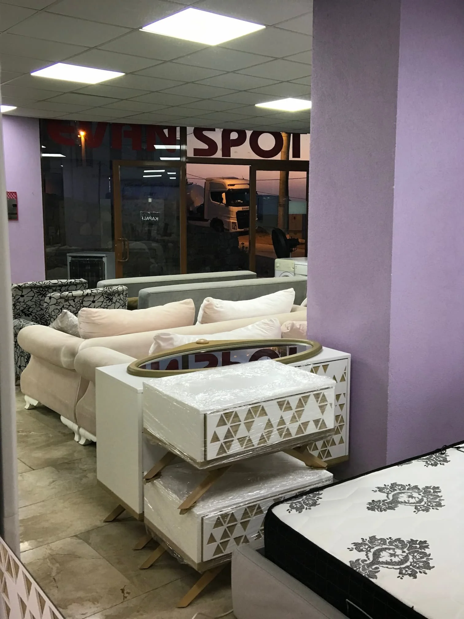 Fiyatları Kim Dengeler? Galerici mi, Sahibinden mi?