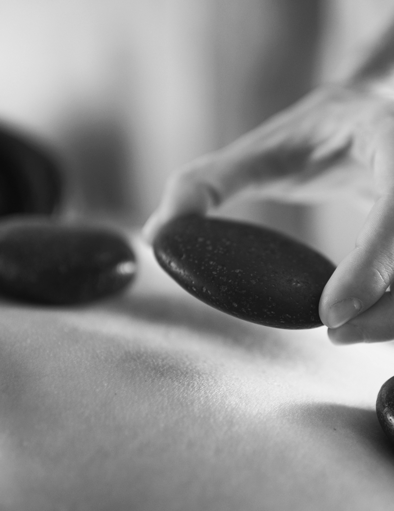 Hot Stone Massage: Benefits, Risks, and What to Expect