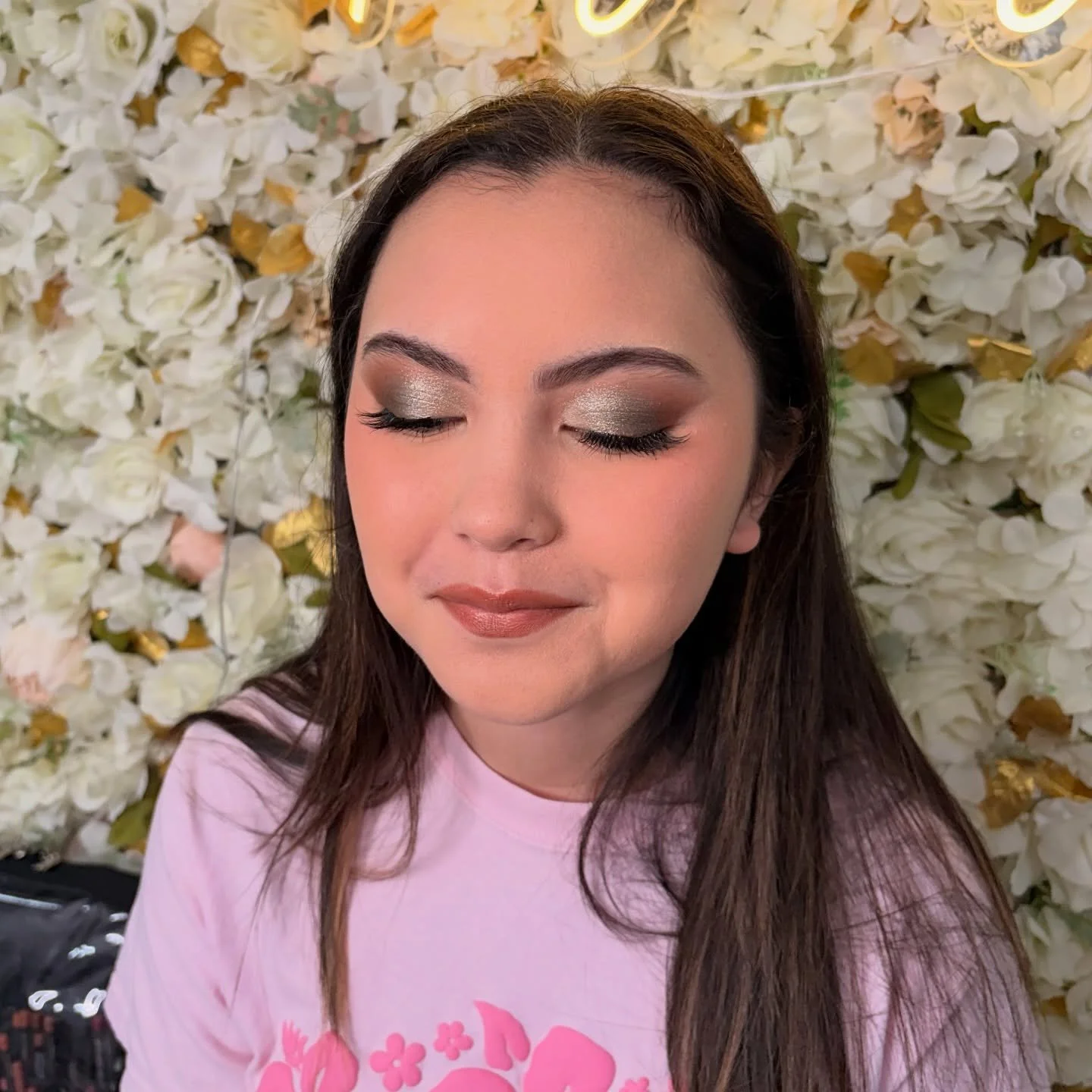 πΈβ¨ππ«π§SHREK THEMED HOCO? (it was bayou/ swamp themed) Princess & the Frog inspired homecoming makeup for my favourite client!
#kitsapmakeupartist #makeupartist #washingtonmakeup #seattlemakeupartist #kitsapmua #mua #homecoming