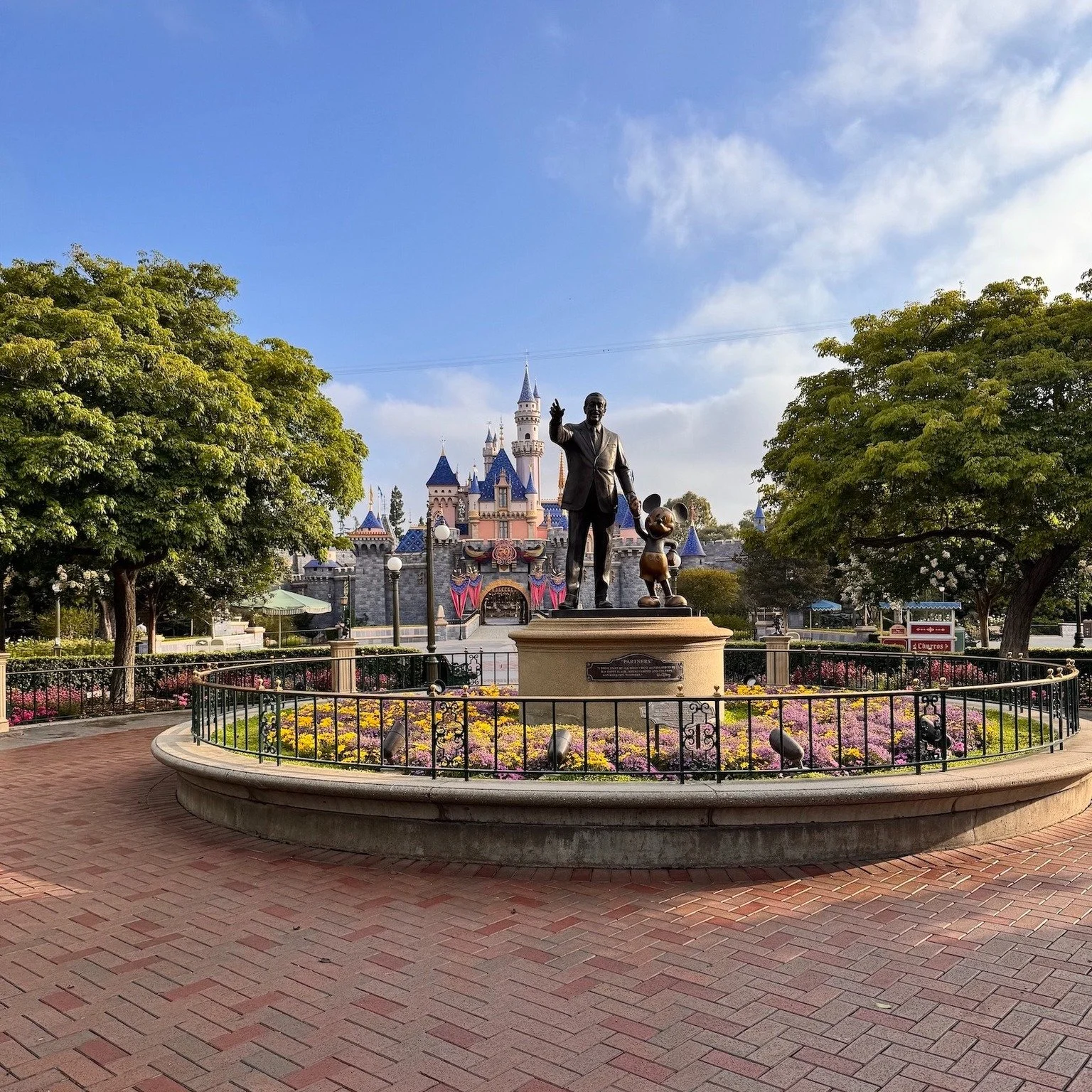 Exciting news Disneyland fans! 2026 packages will be available to book starting tomorrow! 

If you're interested in planning a Disneyland trip for next year, send me a message! Booking early means having better availability for hotel rooms, plus you 