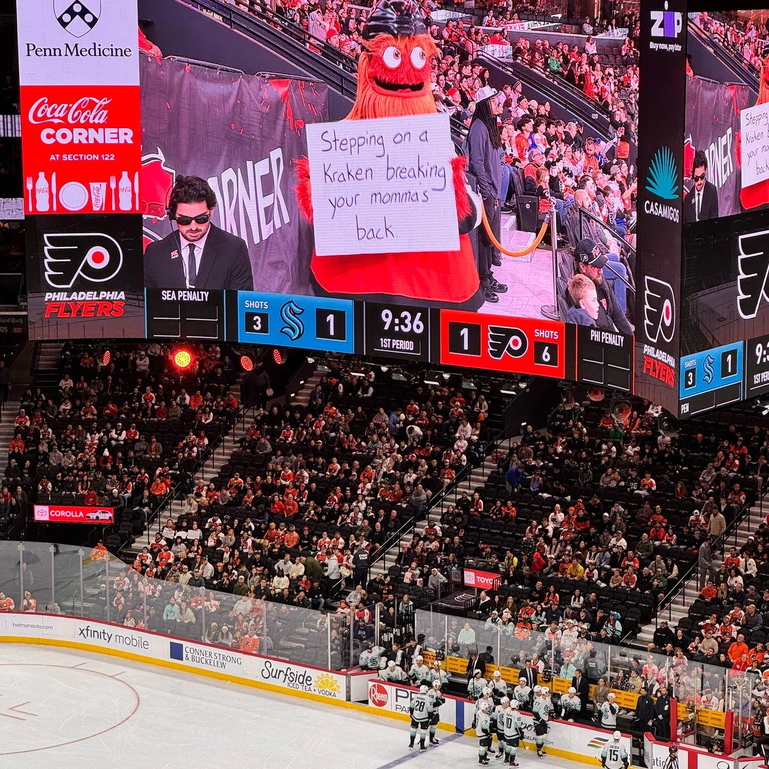 If you know me, you know I'm not a sports girl, but seeing how far the Mariners made it this season makes me proud to be a PNW girl. I will say, however, that I went to my first NHL game last night, and while the Kraken may have lost, it was a lot of