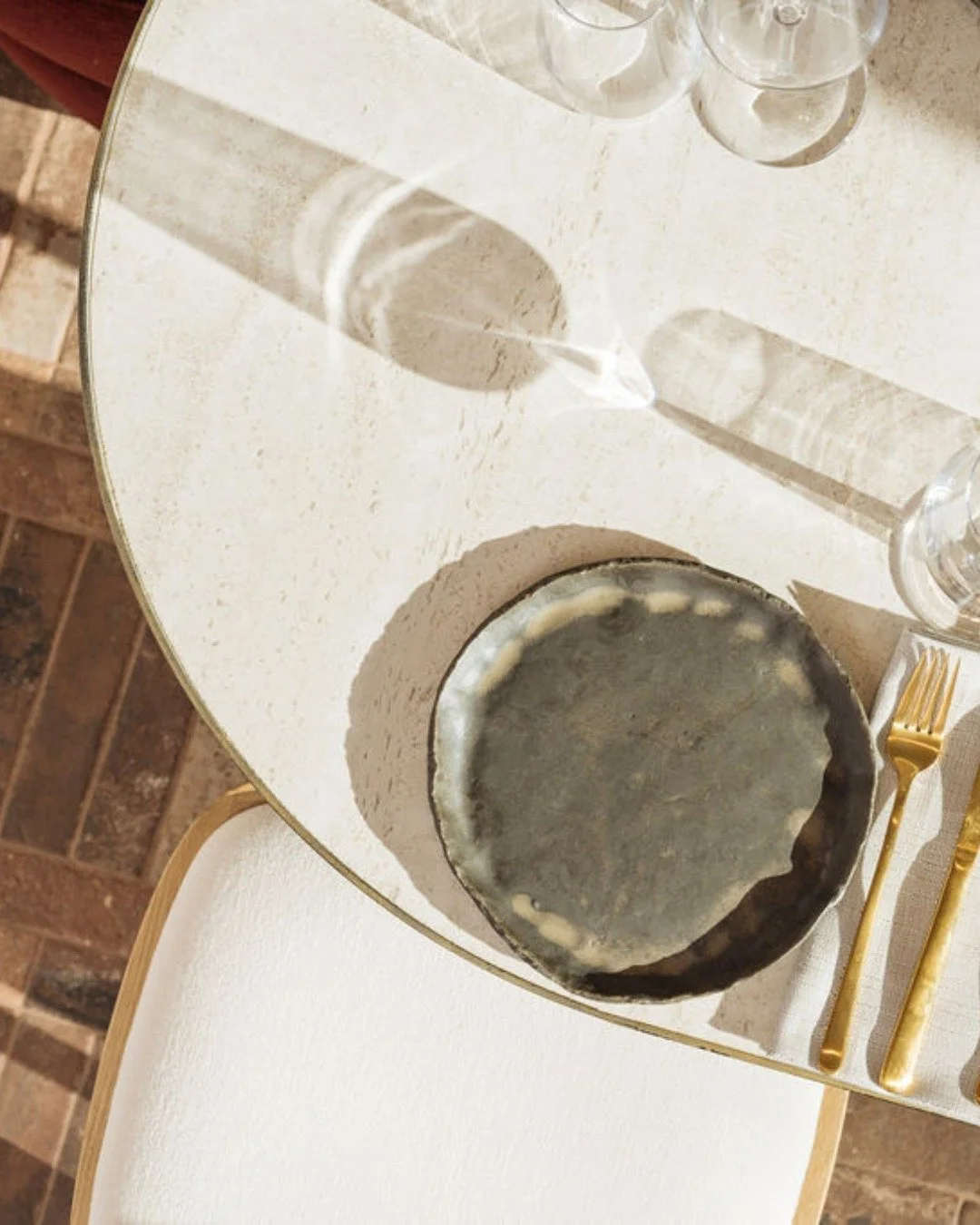 𝘈𝘯 𝘦𝘮𝘱𝘵𝘺 𝘱𝘭𝘢𝘵𝘦 𝘩𝘰𝘭𝘥𝘴 𝘱𝘰𝘴𝘴𝘪𝘣𝘪𝘭𝘪𝘵𝘺. 𝘈 𝘮𝘰𝘮𝘦𝘯𝘵 𝘰𝘧 𝘤𝘢𝘭𝘮 𝘣𝘦𝘧𝘰𝘳𝘦 𝘪𝘯𝘵𝘦𝘯𝘵𝘪𝘰𝘯 𝘣𝘦𝘤𝘰𝘮𝘦𝘴 𝘦𝘹𝘱𝘦𝘳𝘪𝘦𝘯𝘤𝘦. 𝘎𝘳𝘰𝘸𝘵𝘩 𝘥𝘰𝘦𝘴𝘯&rsquo;𝘵 𝘢𝘭𝘸𝘢𝘺𝘴 𝘢𝘯𝘯𝘰𝘶𝘯𝘤𝘦 𝘪𝘵𝘴𝘦𝘭𝘧&mdash;𝘪𝘵 𝘢