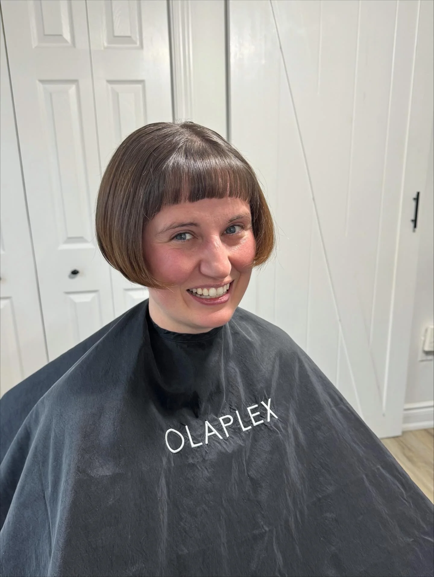 The cutest blunt haircut with baby bangs! 
A bold + blunt haircut that creates a striking + dramatic look! 
Hair styling done on Claire ✨ Who has naturally very curly hair ✨
.
.
Hair styled naturally curly: can be incredibly cute, low maintenance and