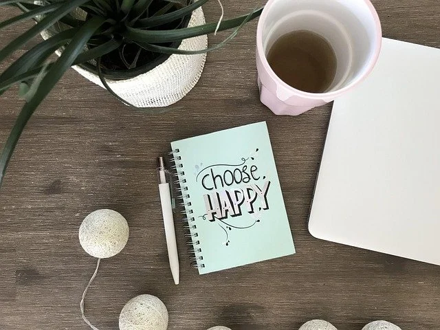 Oracle Cards vs Tarot Cards: What's the Difference?                                                      (And Which One Should You Use?)