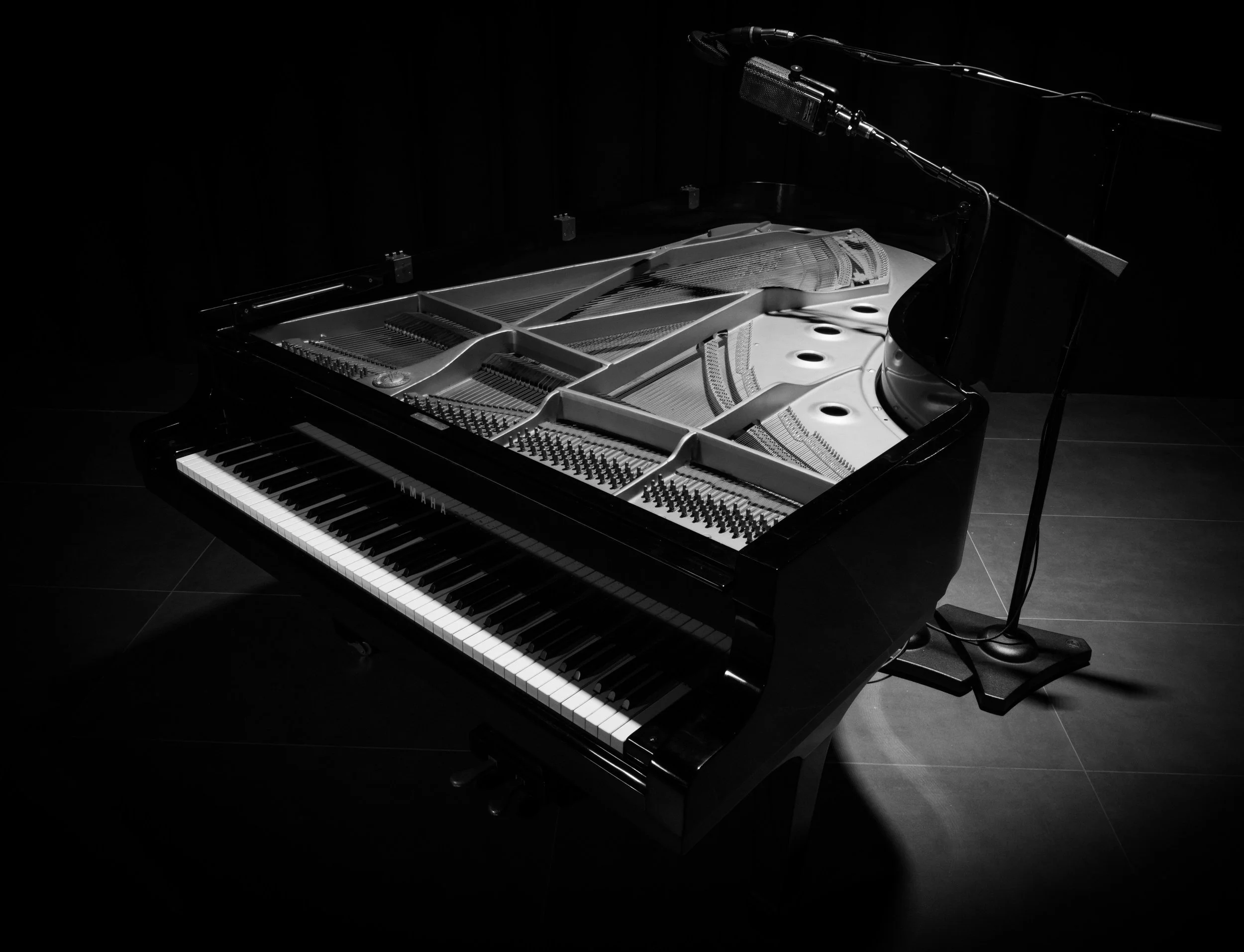 Yamaha C7 Grand Piano