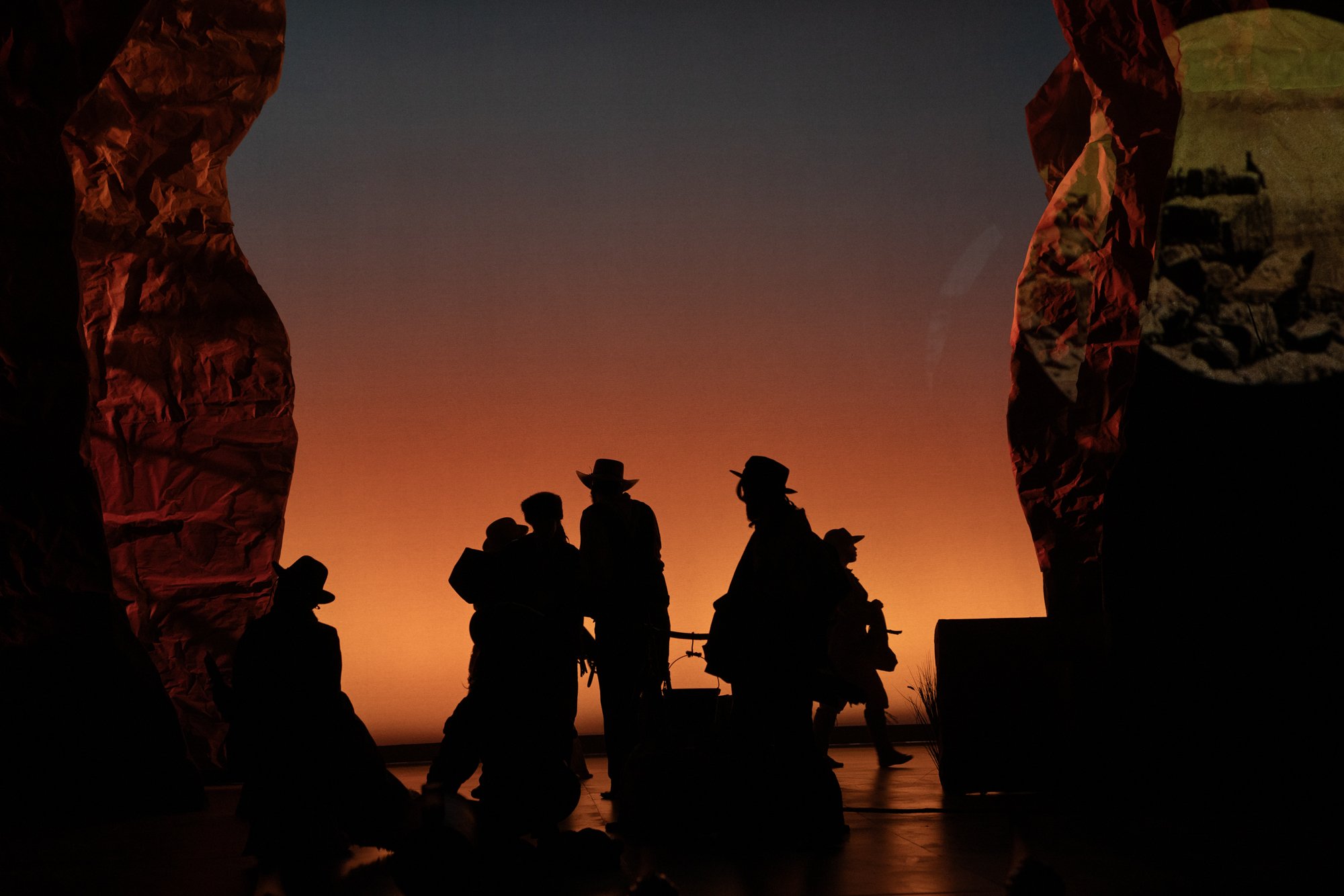 20240229_DavidAndrews_TDPS_MenOnBoats_DressRehearsal_DLA00707_2000.jpeg