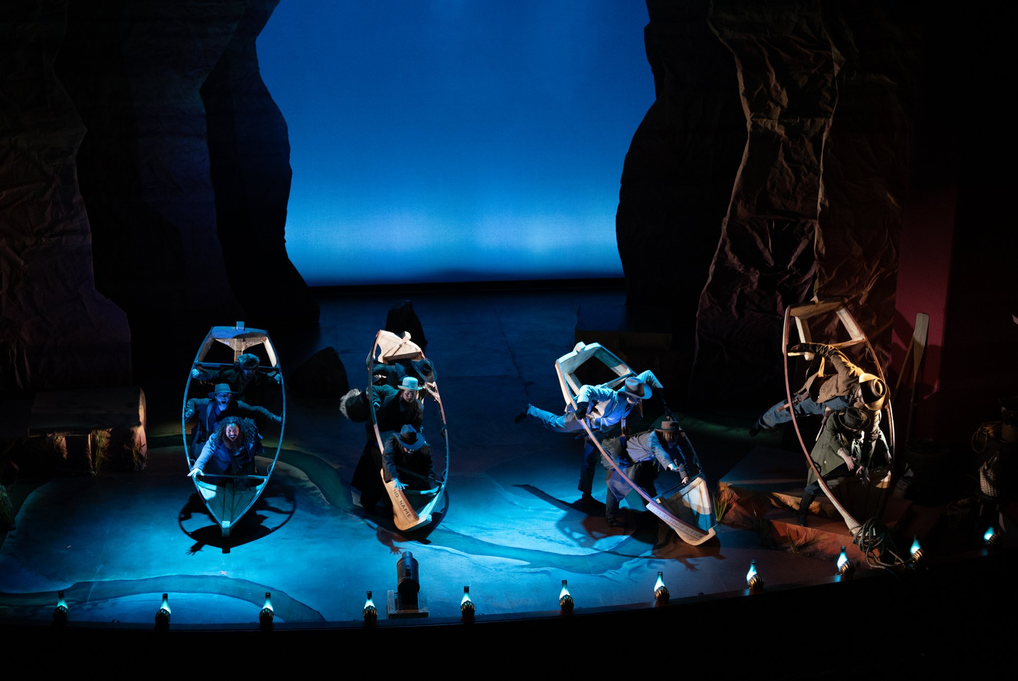 20240229_DavidAndrews_TDPS_MenOnBoats_DressRehearsal_DLA00561_2000.jpeg