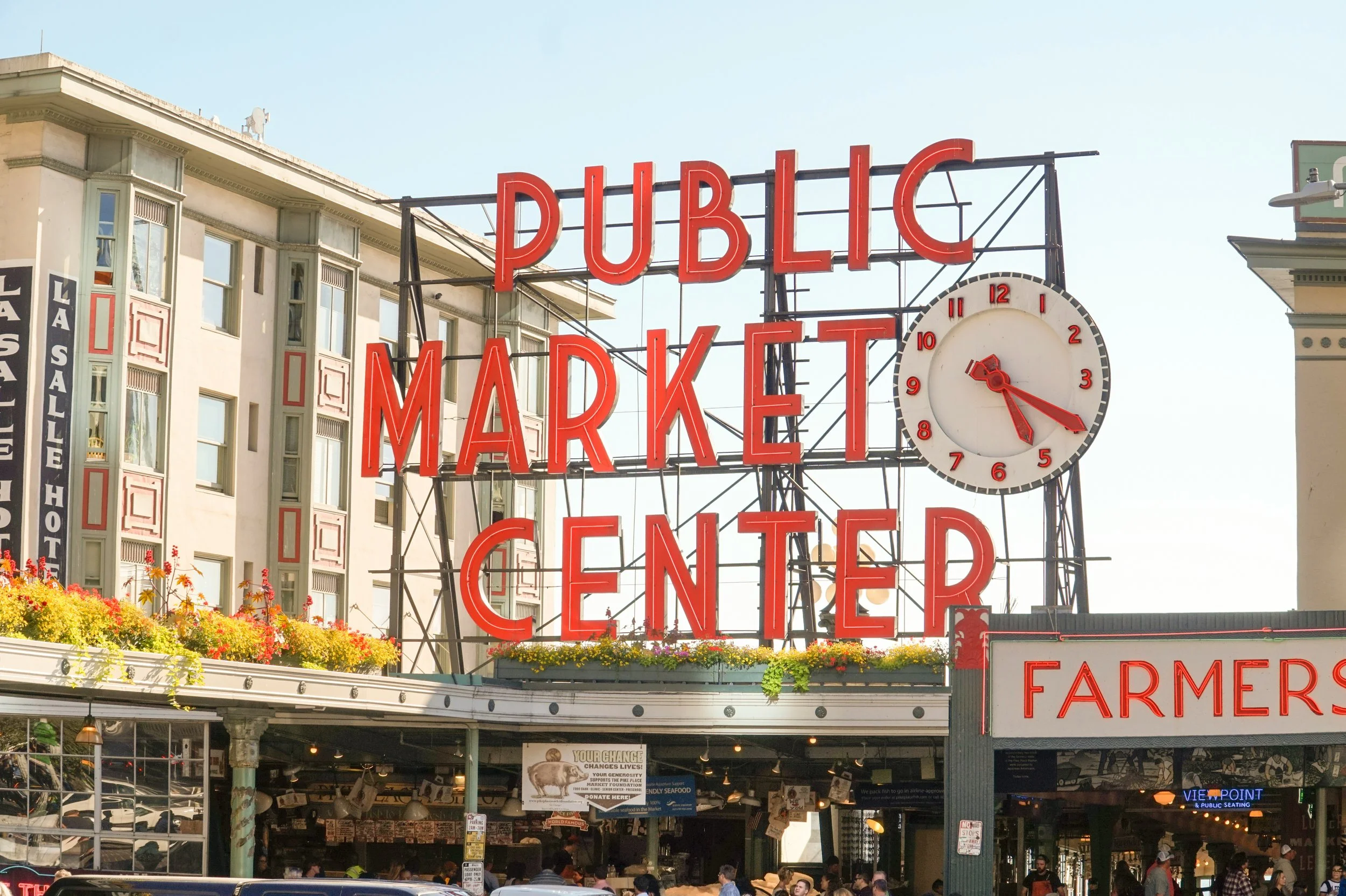 pike place market sign