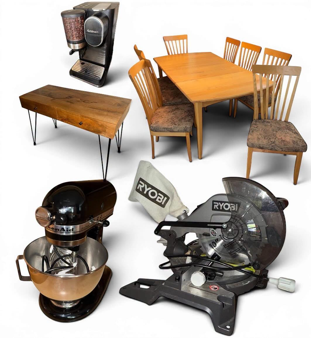 Overseas Moving Auction in Marblehead 