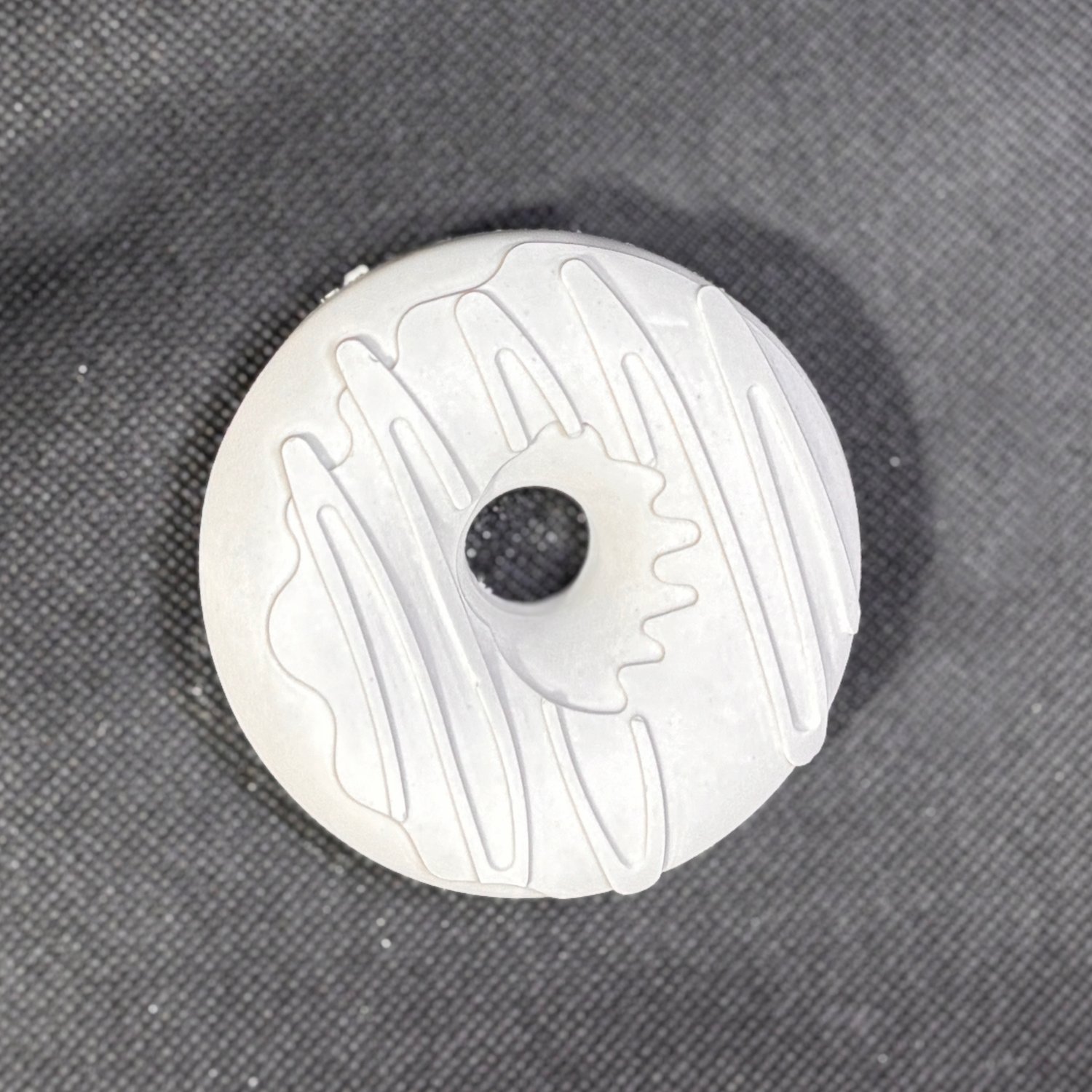 Figura de yeso de dona para pintar, estilo 2. Medidas: 7 × 7 cm.