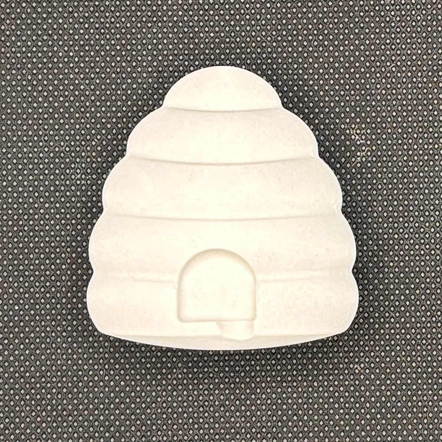 Figura de yeso de panal de abejas para pintar. Medidas: 5 × 5 cm.