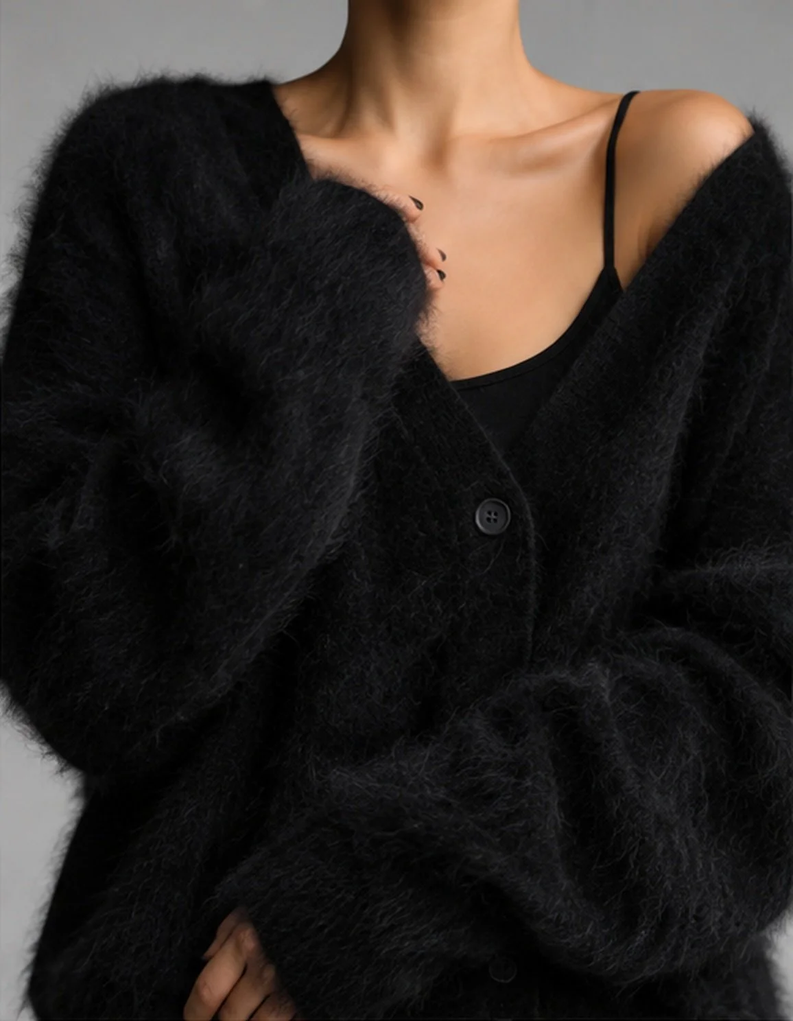 black_cardigan_02.jpg