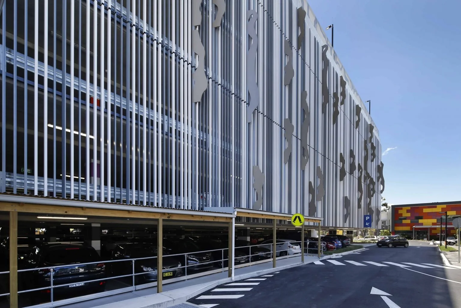 Oranssi project: wraparound deck