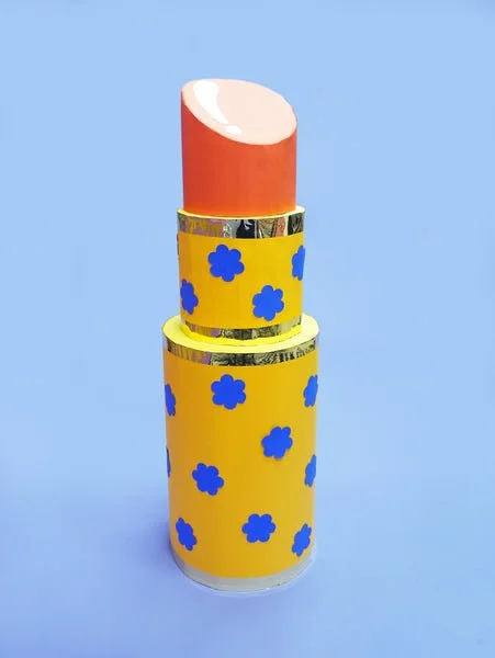 Lipstick_Blue_Background_2_600x600.jpg