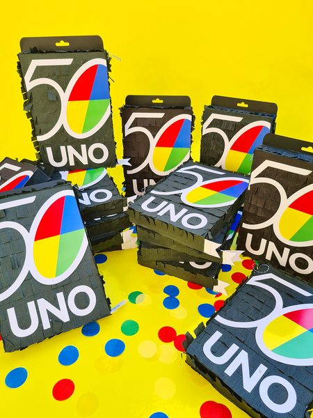 Kitiya-Palaskas-UNO-pinatas-1_600x600.png