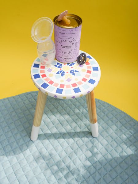 Kitiya-Palaskas-DIY-upcycled-mosaic-stool-11_600x600.jpg