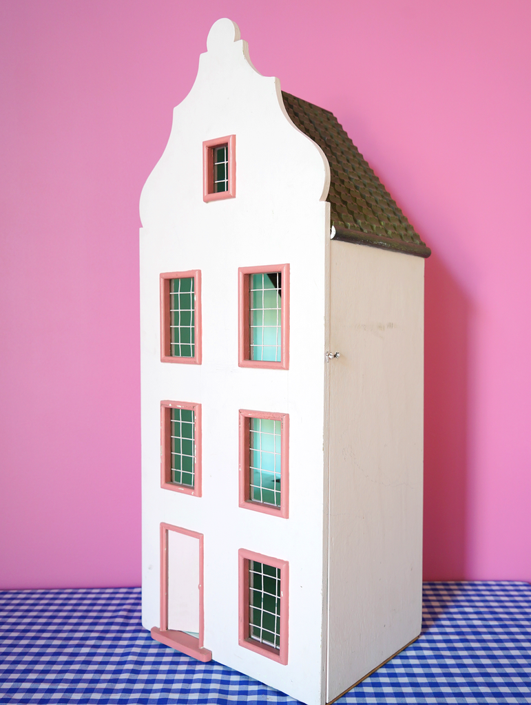 Kitiya-Palaskas-Dollhouse-5_1024x1024.png