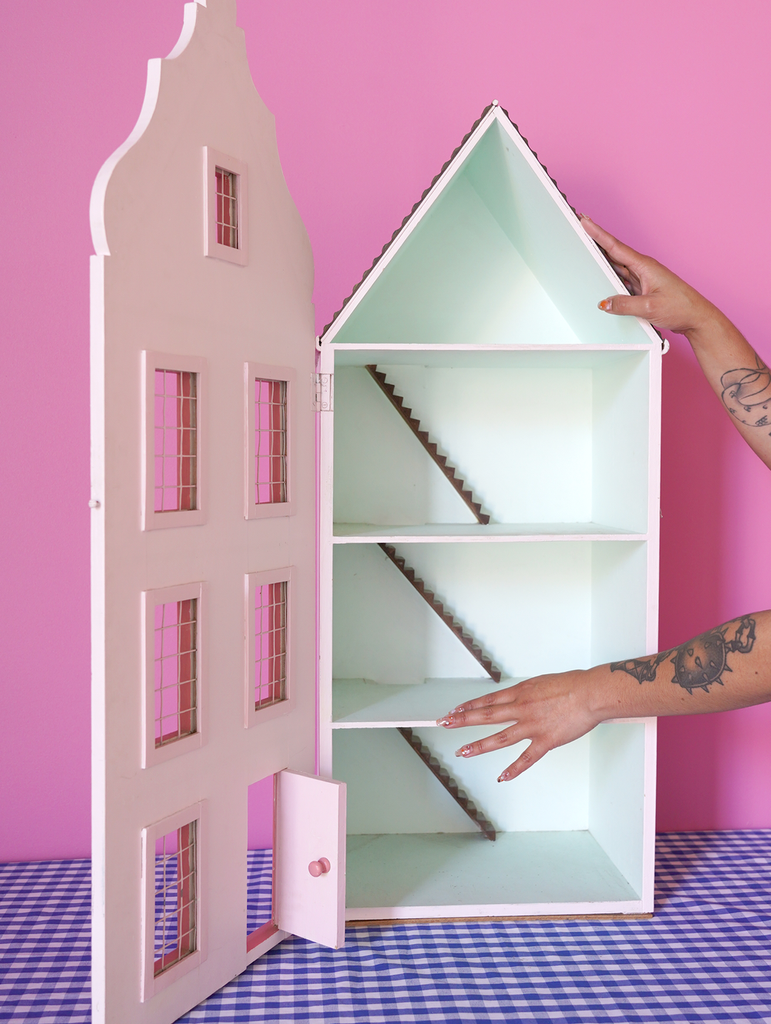Kitiya-Palaskas-Dollhouse-4_1024x1024.png