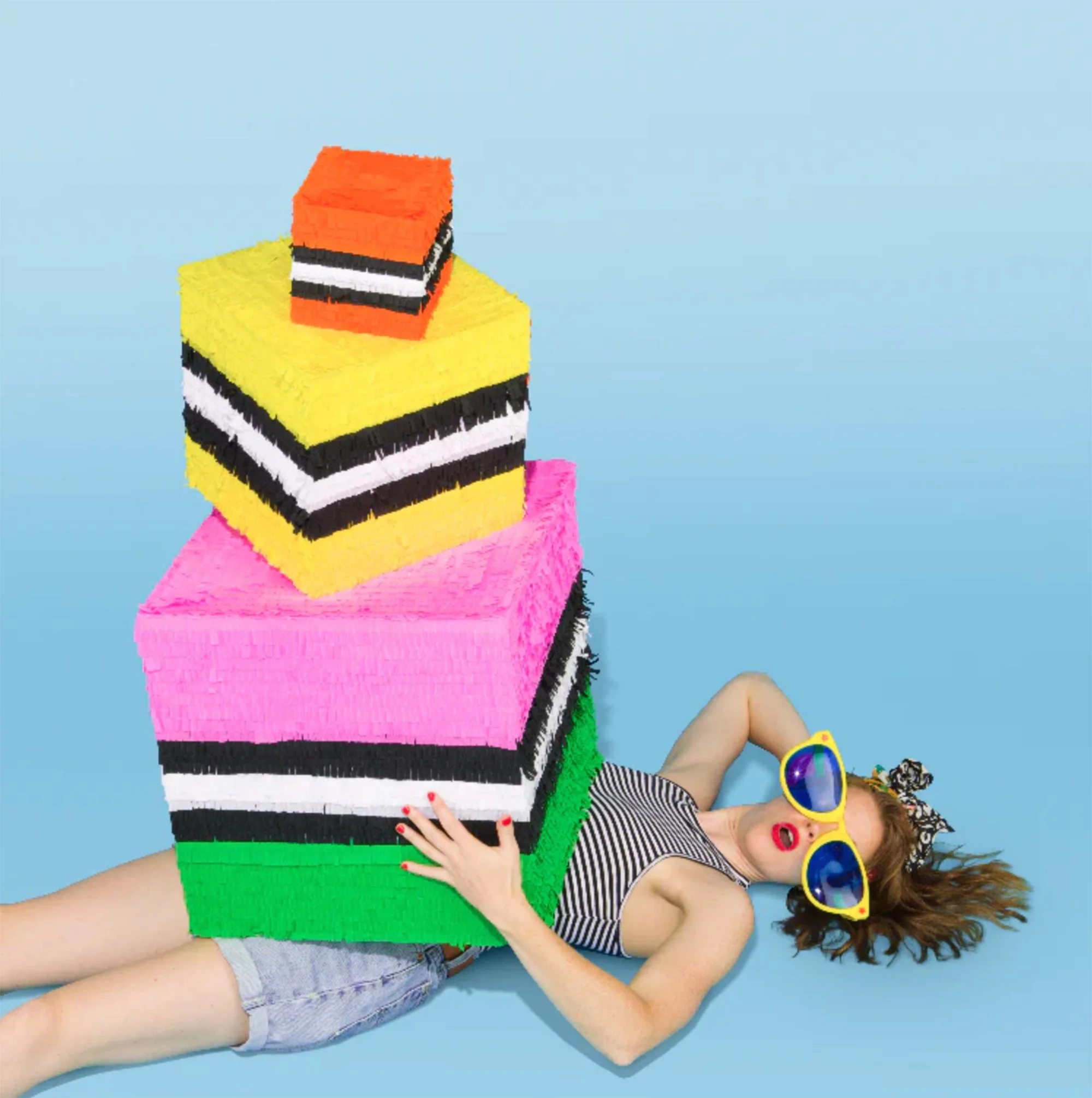Kitiya-Palaskas-pinata-party-book-3.jpg