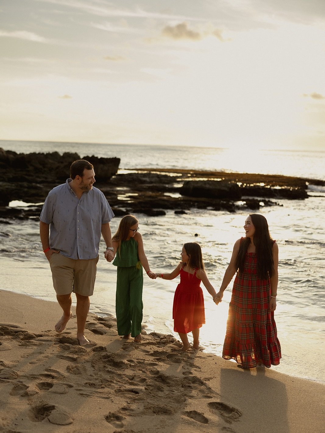 To all my lovelies seeing this, Merry Christmas ❤️ 

I hope you and your loved ones have an amazing season full of love, laughter, and togetherness. Though it is a time of gift-giving, I hope that your time with those you love is what your heart hold