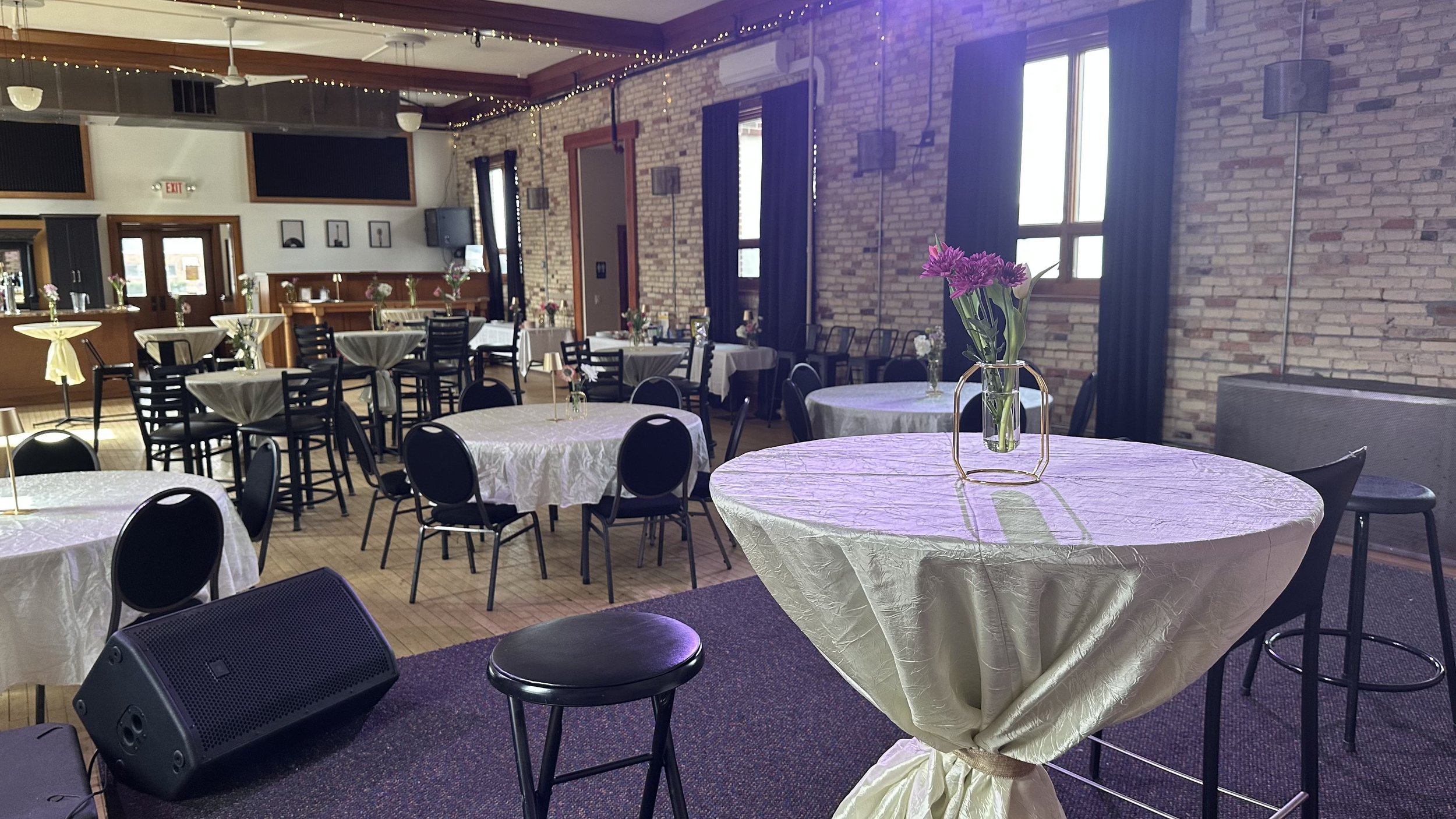 Bridal_shower,_white_from_stage.jpg