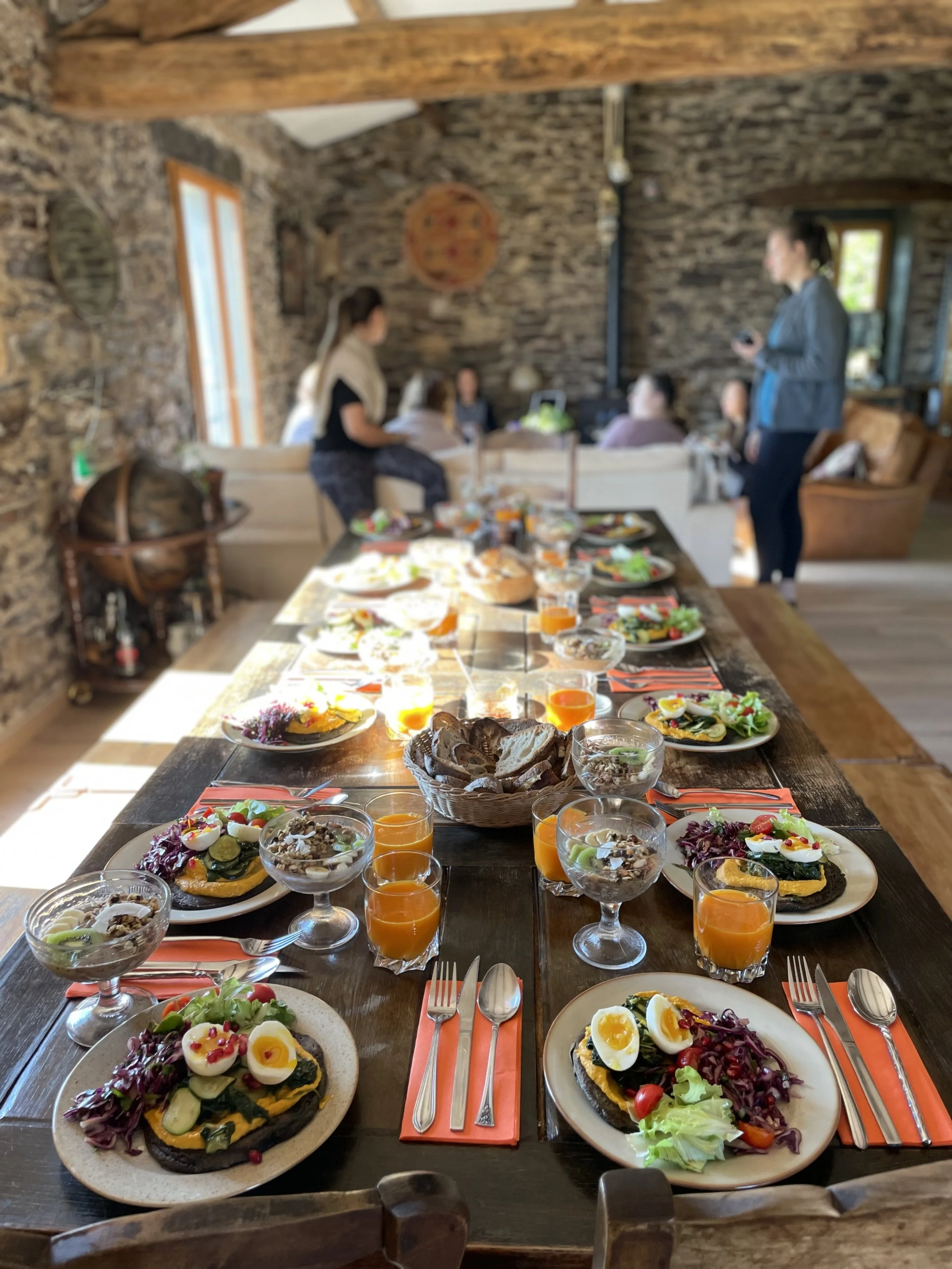 Brunch indoor.jpeg