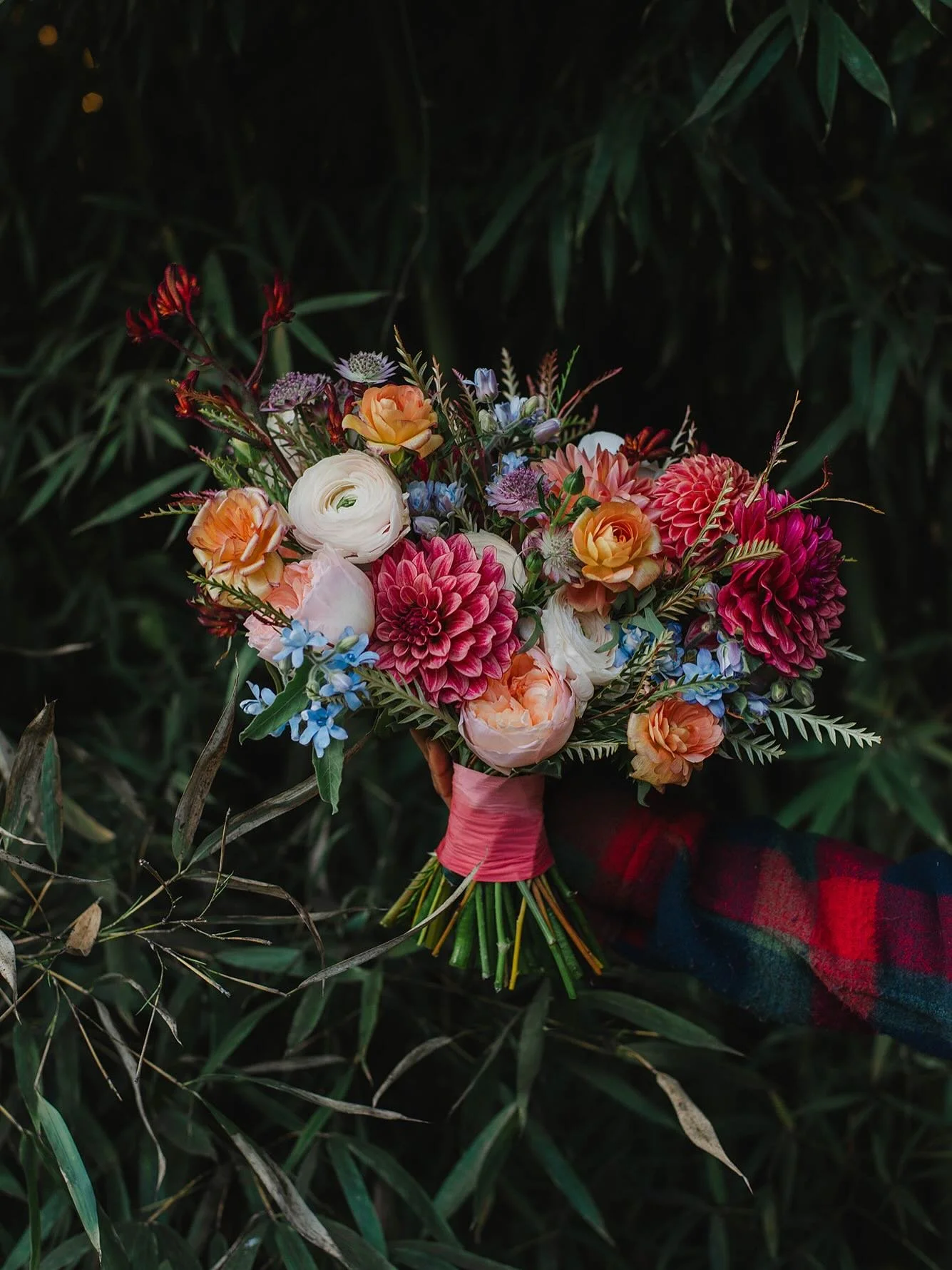 These fall florals are EVERYTHINNNNGGGG &amp; it makes sense because so is @ruthandpiper 😍🫶🏻
&bull;
&bull;
&bull;
SEO: florals &bull; photography &bull; wedding photographer &bull; wedding florals &bull; marietta &bull; Barnsley resort