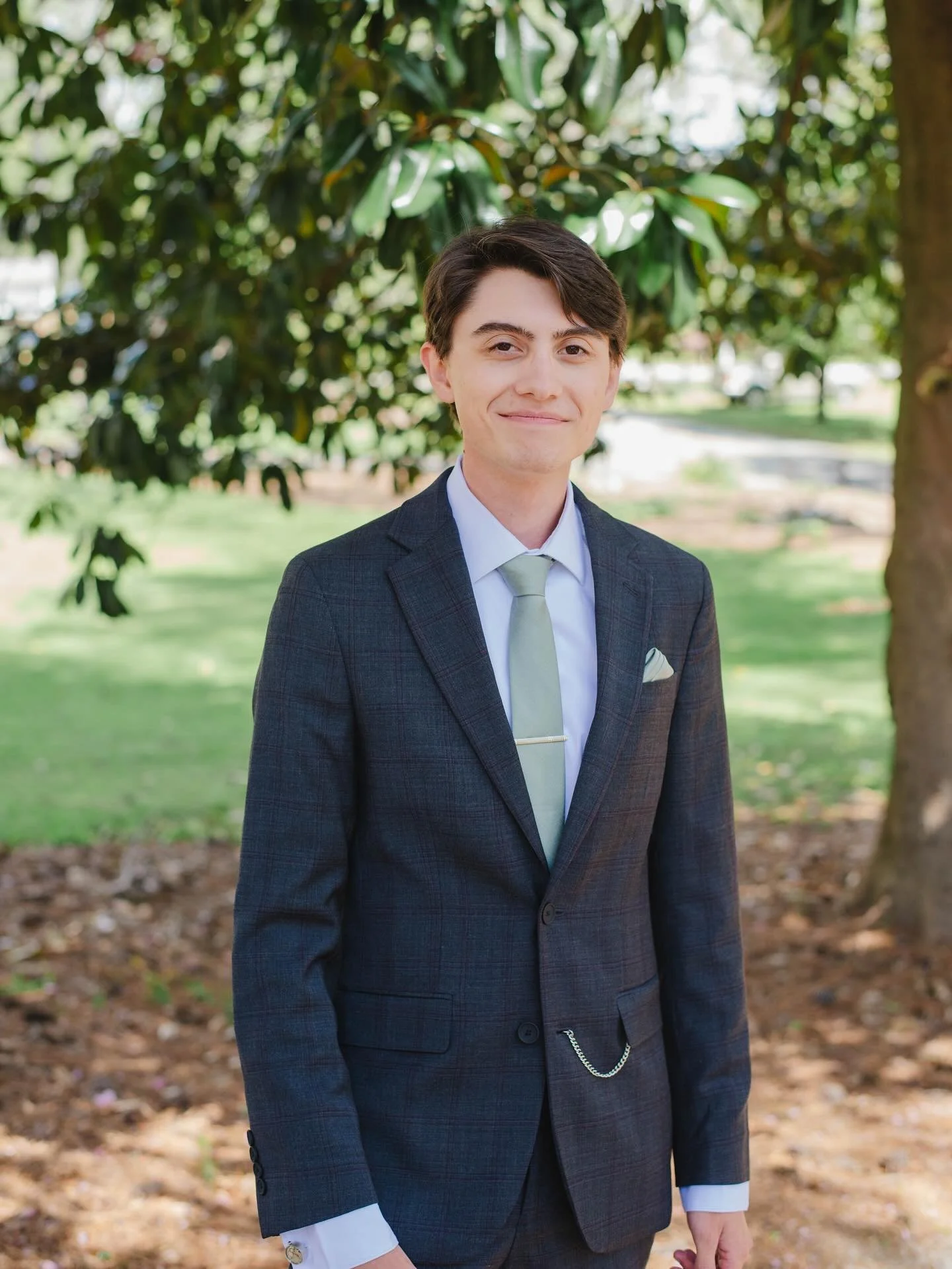 Classic groom pics for your classy day ✨