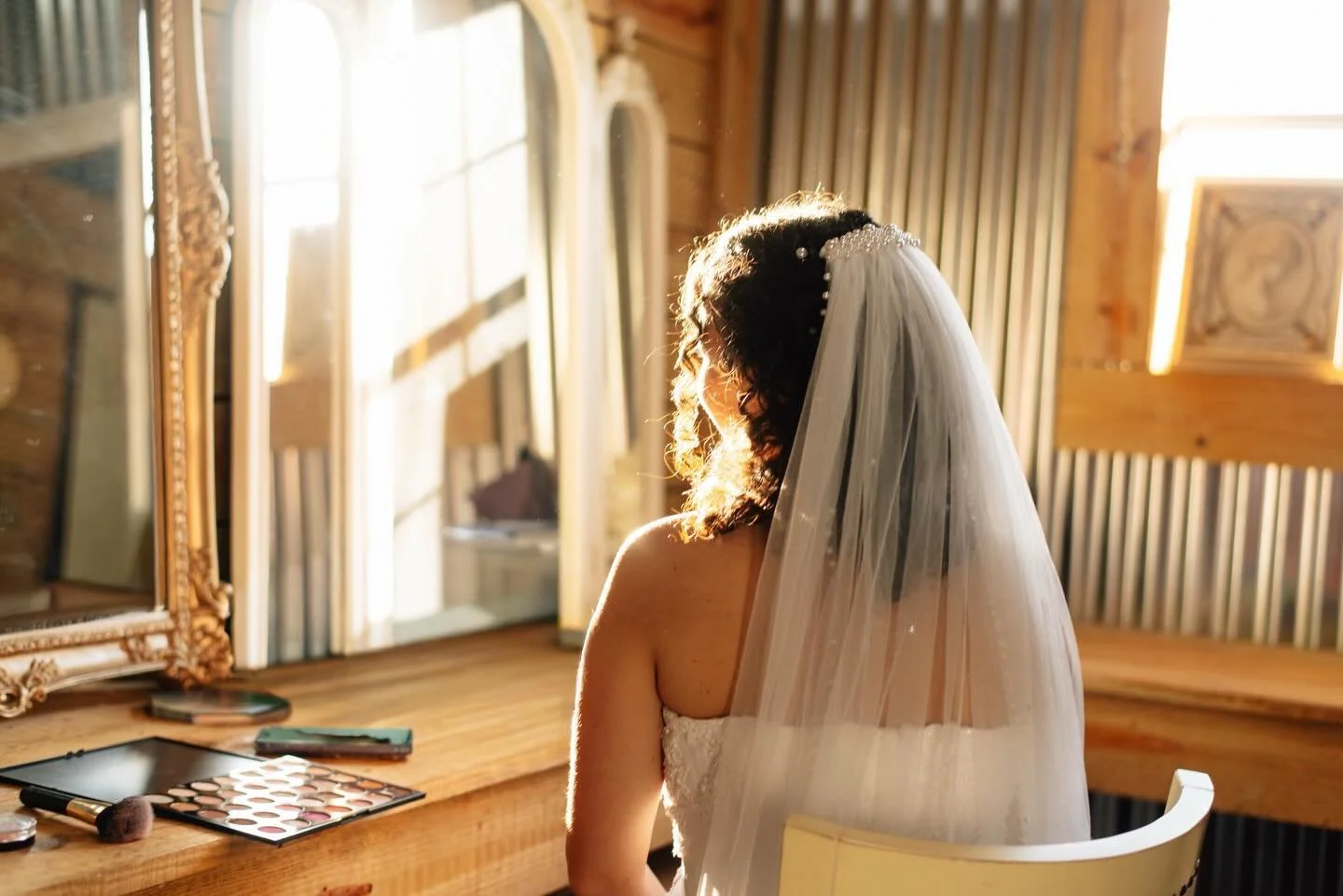 I haven&rsquo;t made it through all the wedding pics but this one&rsquo;s definitely my fav so far 🥹😍🥲

SEO: wedding photographer - morning sunshine - golden - wedding day