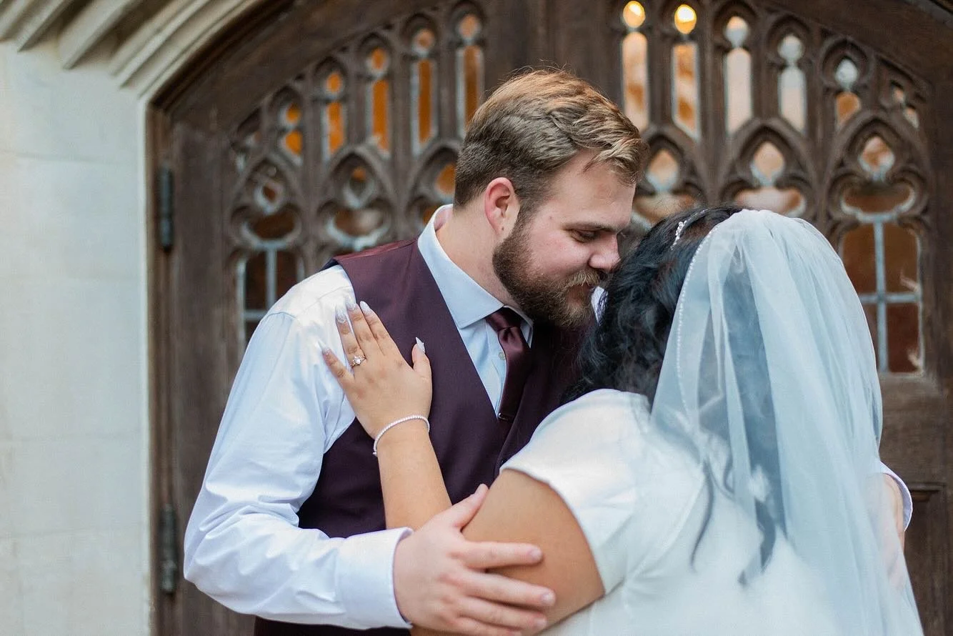 Happy FIRST anniversary!!! 🤍✨ This was such a fun day. The weather was perfect, the colors popped, and your love for each other was a privilege to capture.