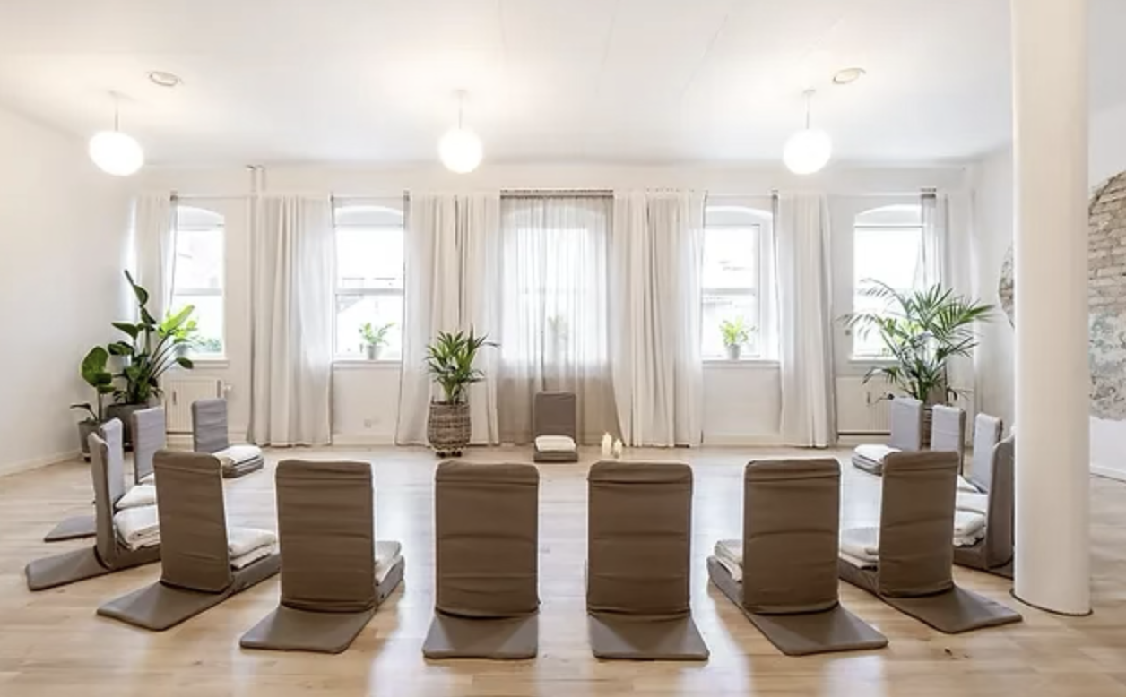 Saszeline Saseline The Assana Breathwork Education uddannelse kurser København Therapy Saunagus Retreats