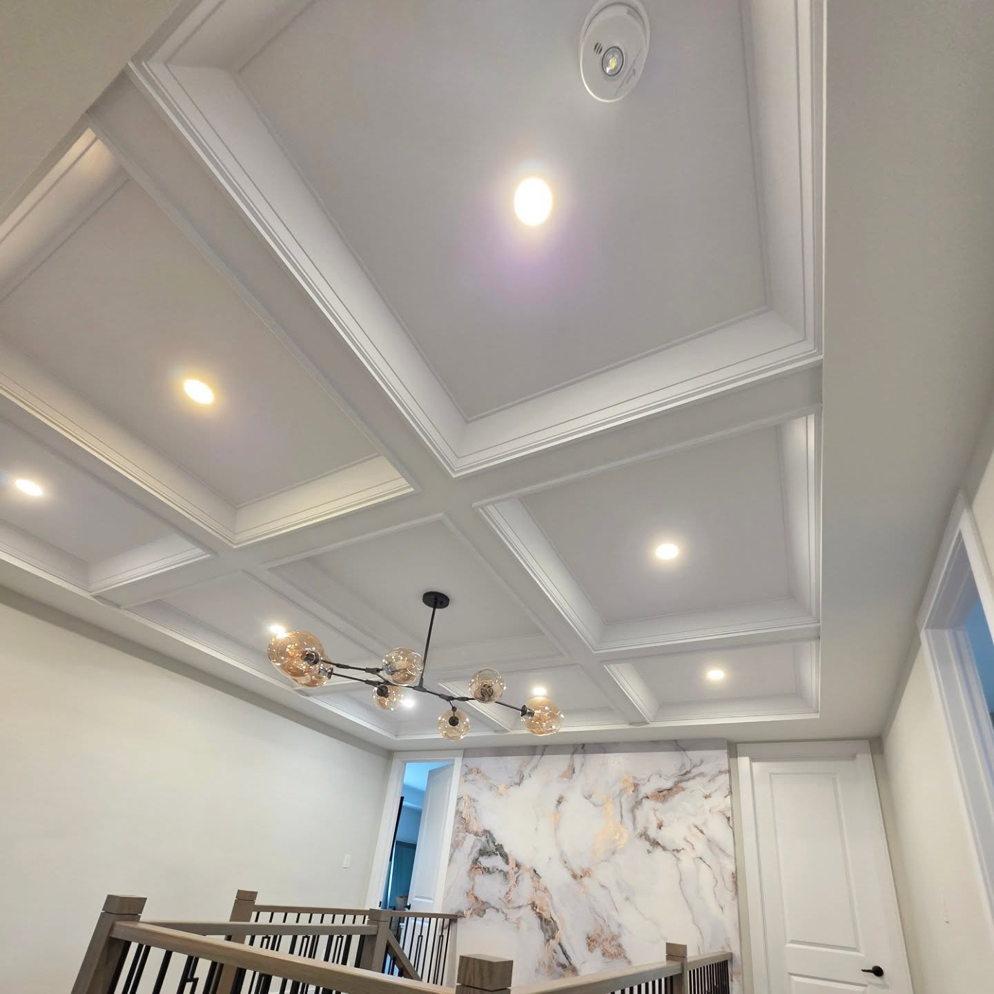 Modern profile
Classic style

#cofferedceiling #carpentry #millwork