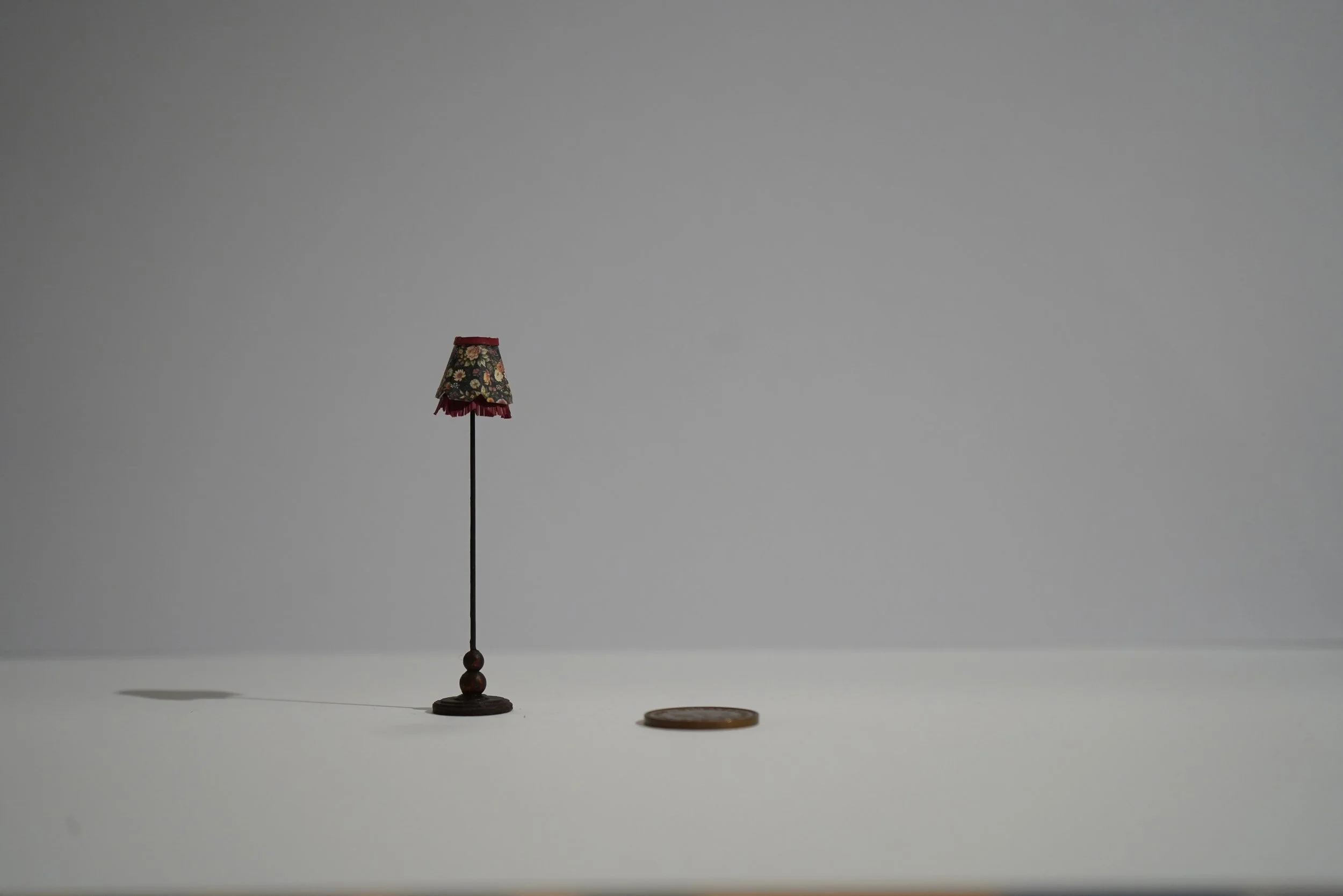 1:25 1940s standing lamp