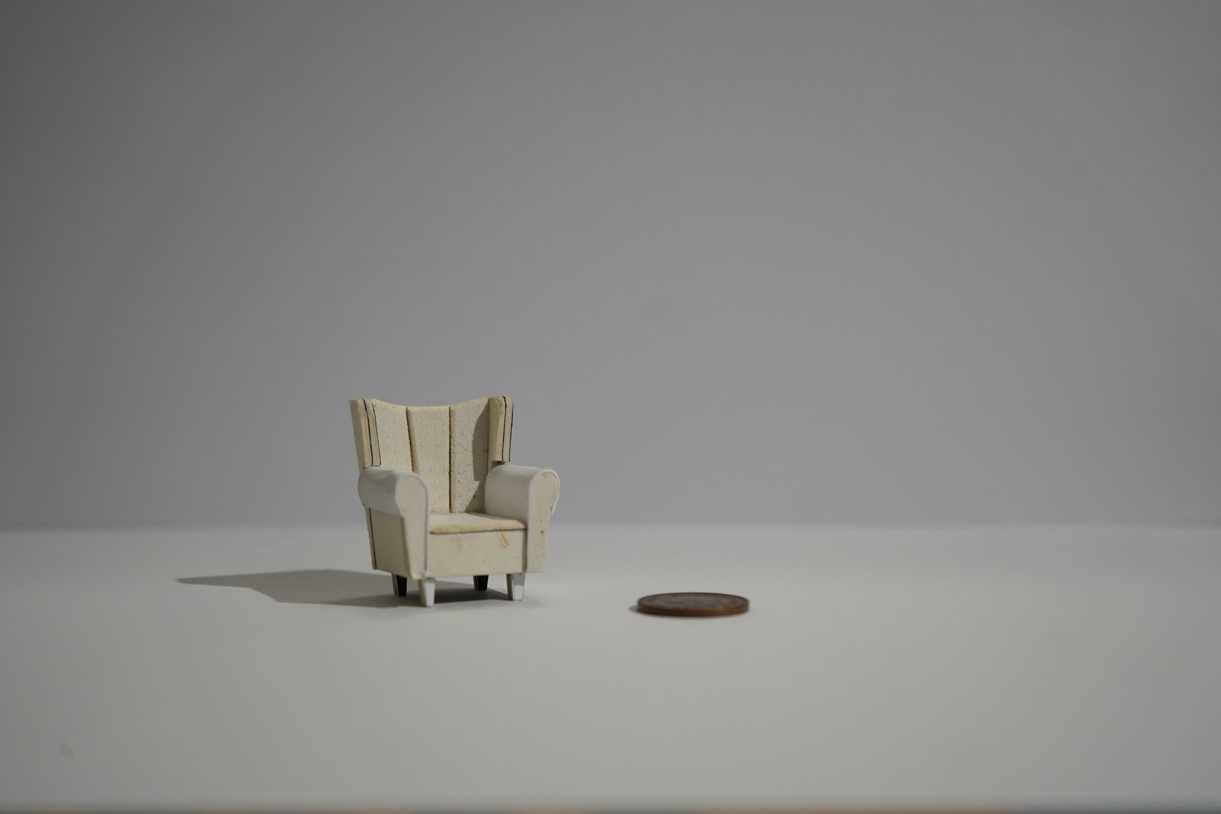 1:25 armchair