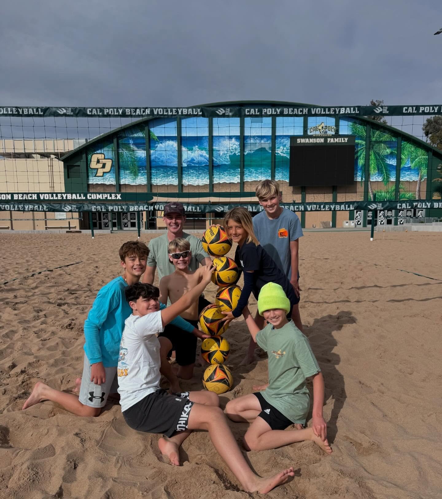 King of the Beach tournament for our boys group! 🎄🌊🏐

#digdeepbeachvolleyball
