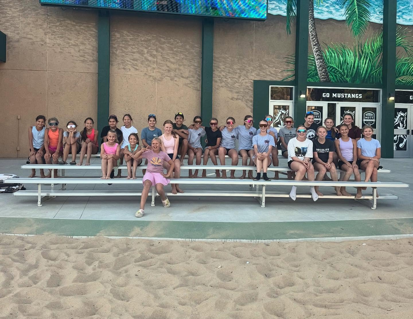 Team Orange / Futures Camp 2025! We had such a fun week learning and growing with you all!! #digdeepbeachvolleyball