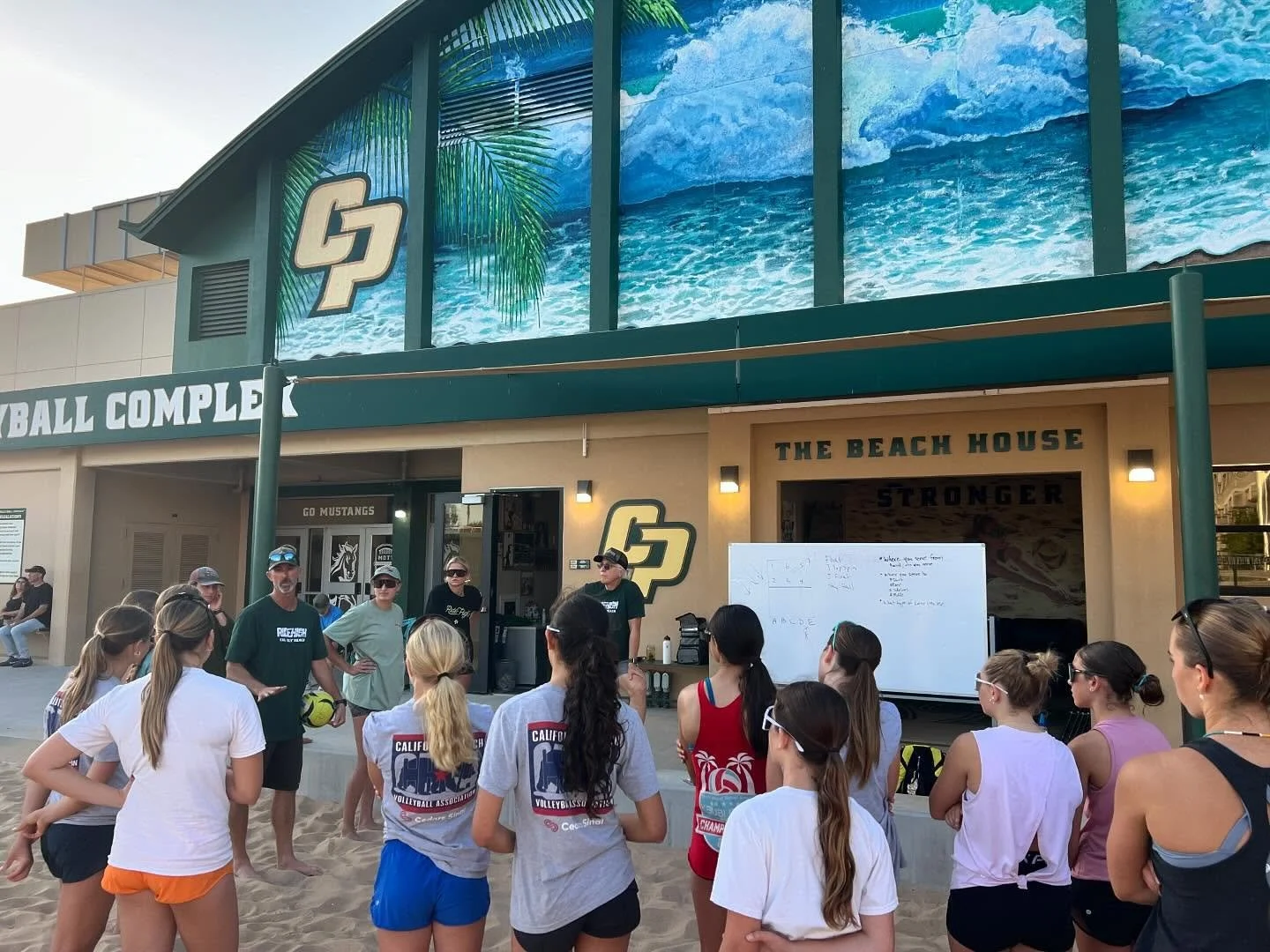 First Cal Poly Clinic in the books!✅ Thank you to Todd Rogers, Angela Rock, Peyton Dueck, Kiara Robichaud, Hannah Rogers and Emily Sonny for sharing your wisdom! So many Dig Deep players learning the game from these legends!