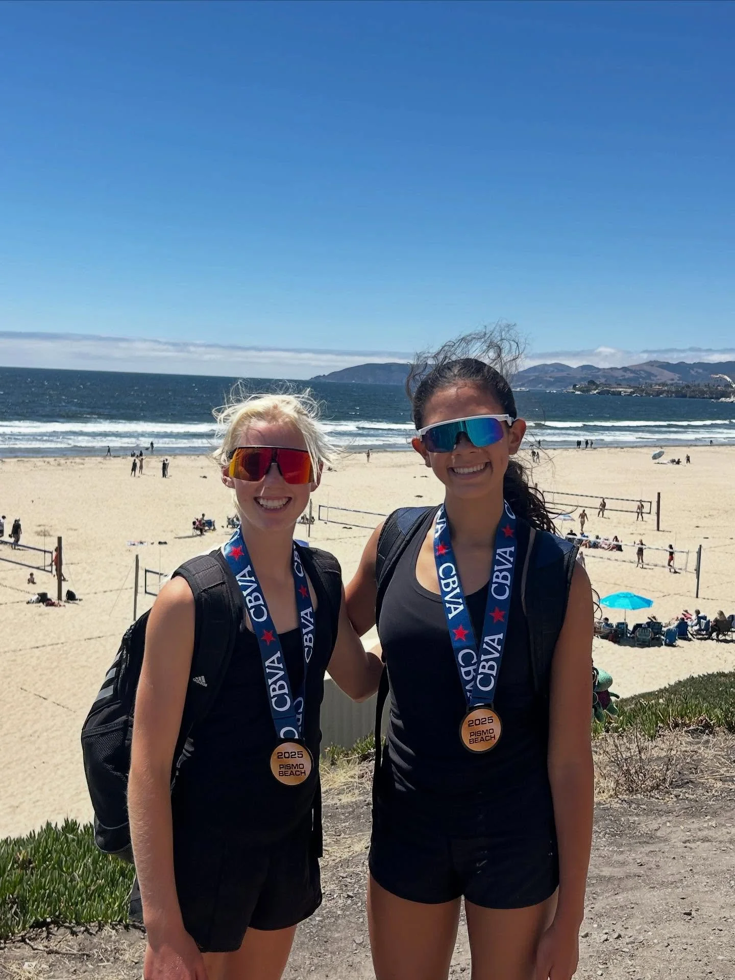 Delayed tournament recap post! Shout out to these players: 

🥉Frankie and Ava came in 3rd place out of 23 teams at the CBVA Fall Championship Bid tournament in Pismo! 

🥈Layla and Mel earned a silver at the BVNE in Ventura 

🥉Olivia and Ensley ear