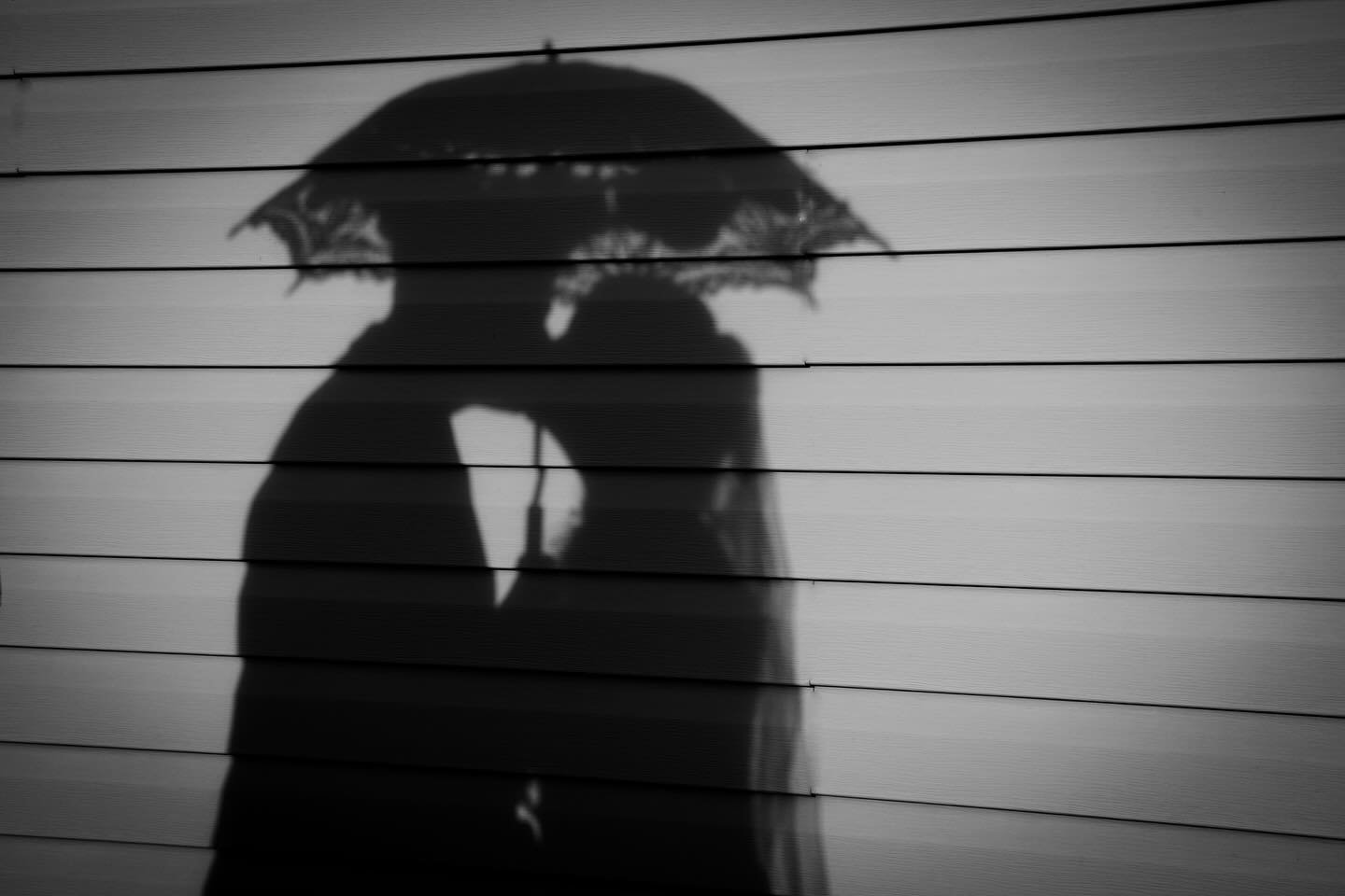 Just enjoying the rainy weather.
#weddingphotos #rainyphotography #weddingphotography #brideandgroomphotos #photoshoot #shadowphoto #rainyday