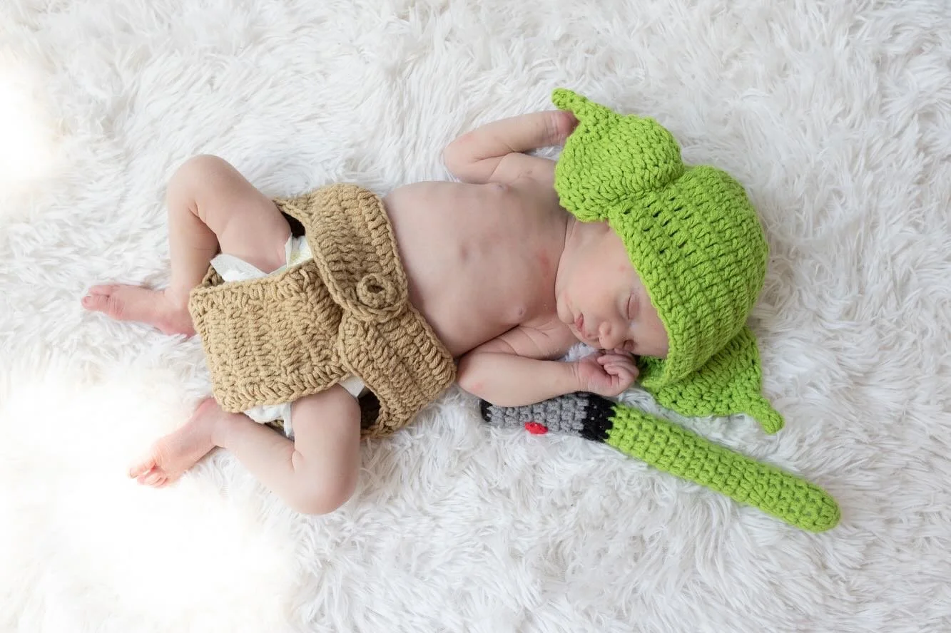 Super cute family shoot including a newborn baby Yoda, a cute little owl and a really awesome big sister.
#babyphotography #studioshooting #newbornphotography #familyportraitphotographer #familyphotography #torontophotographers